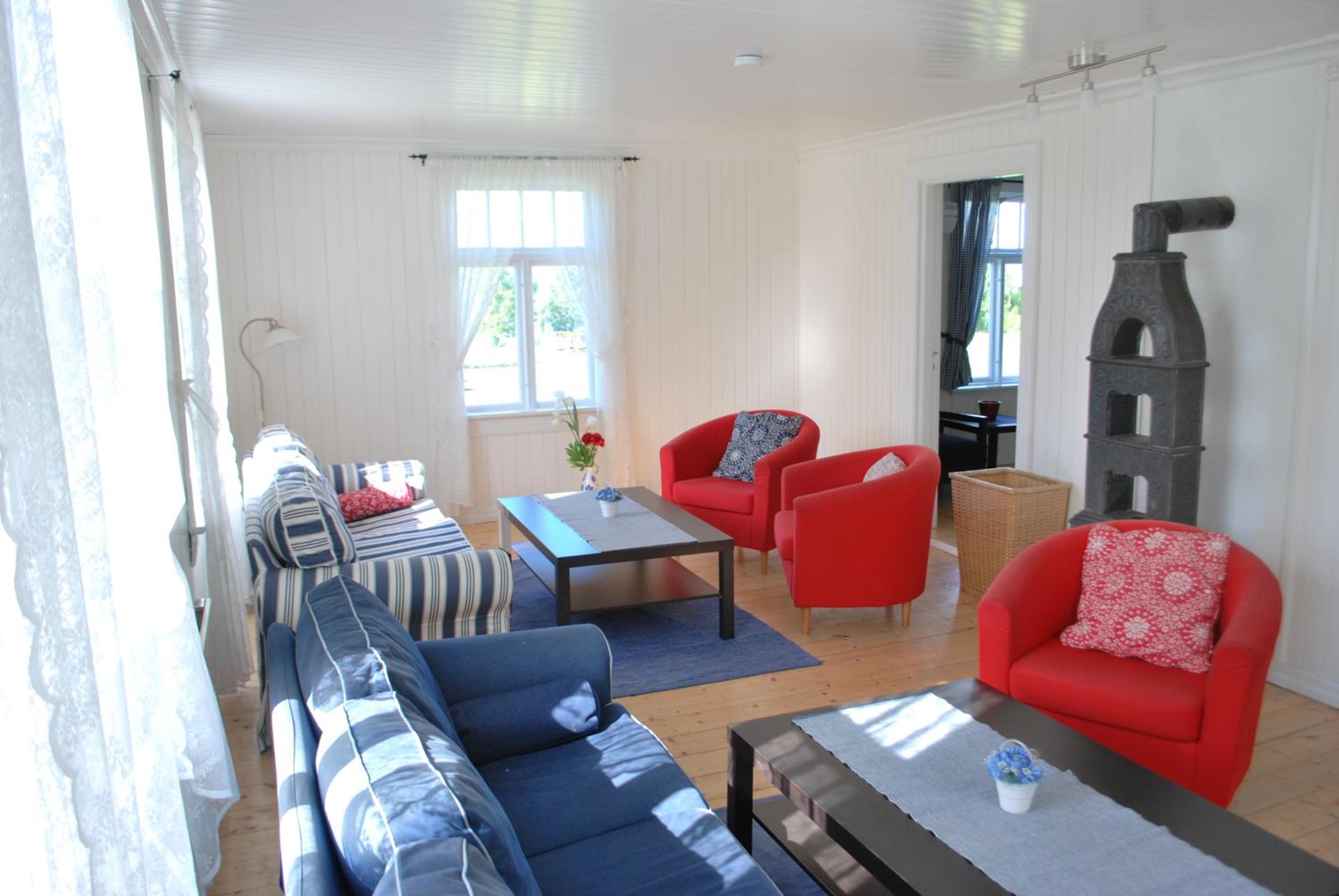 Four-Bedroom House - Photo 10