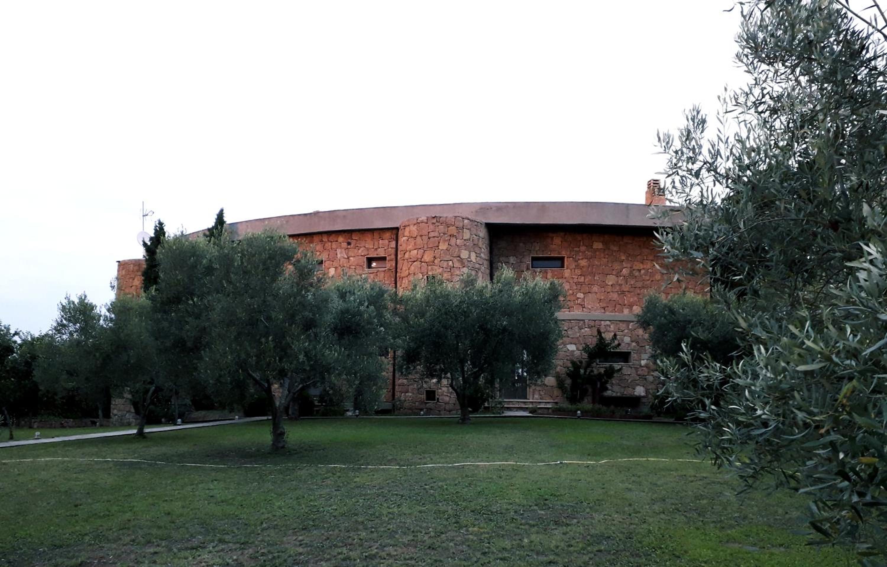 Three-Bedroom Villa photo 2
