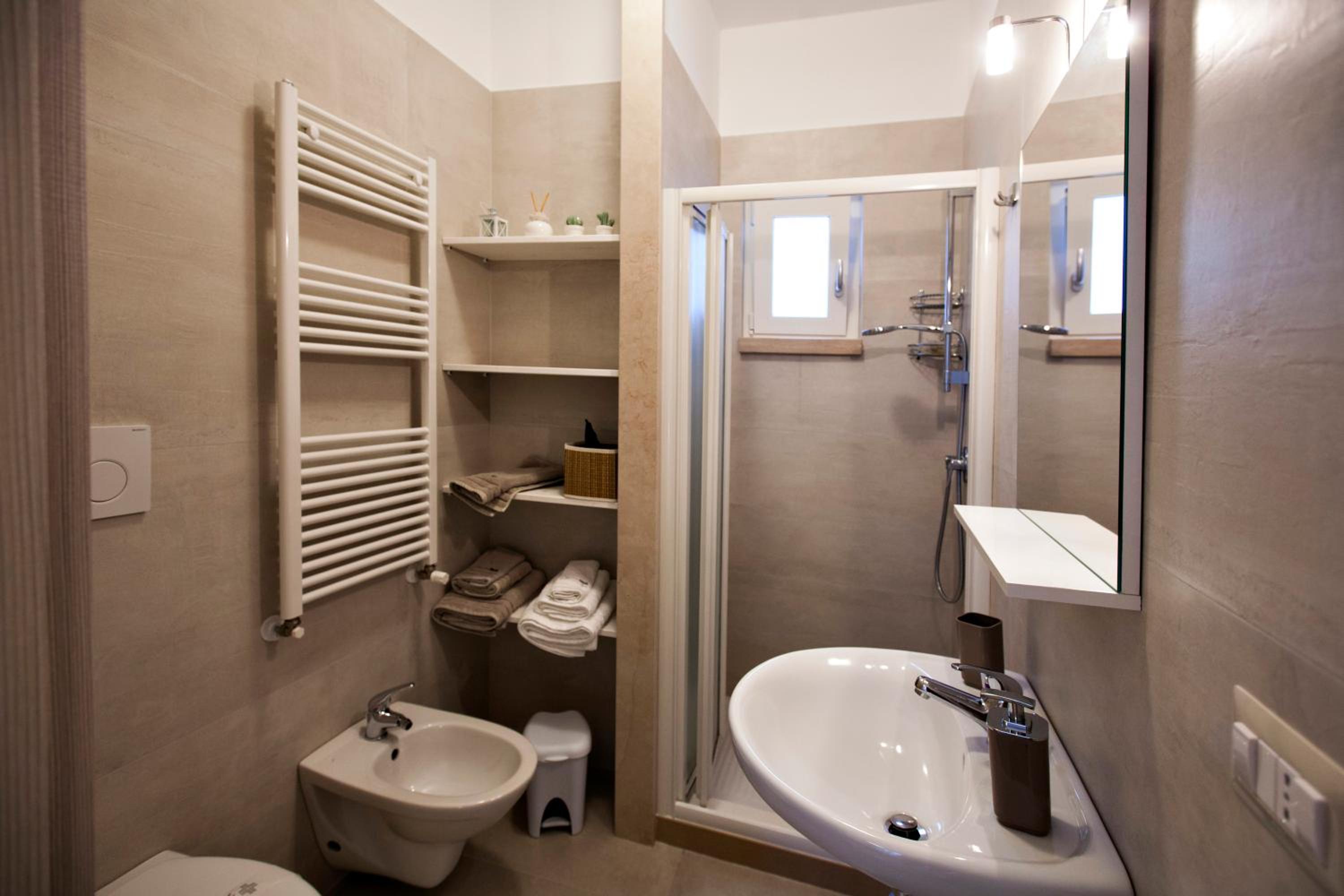 Triple Room with Balcony - Photo 4