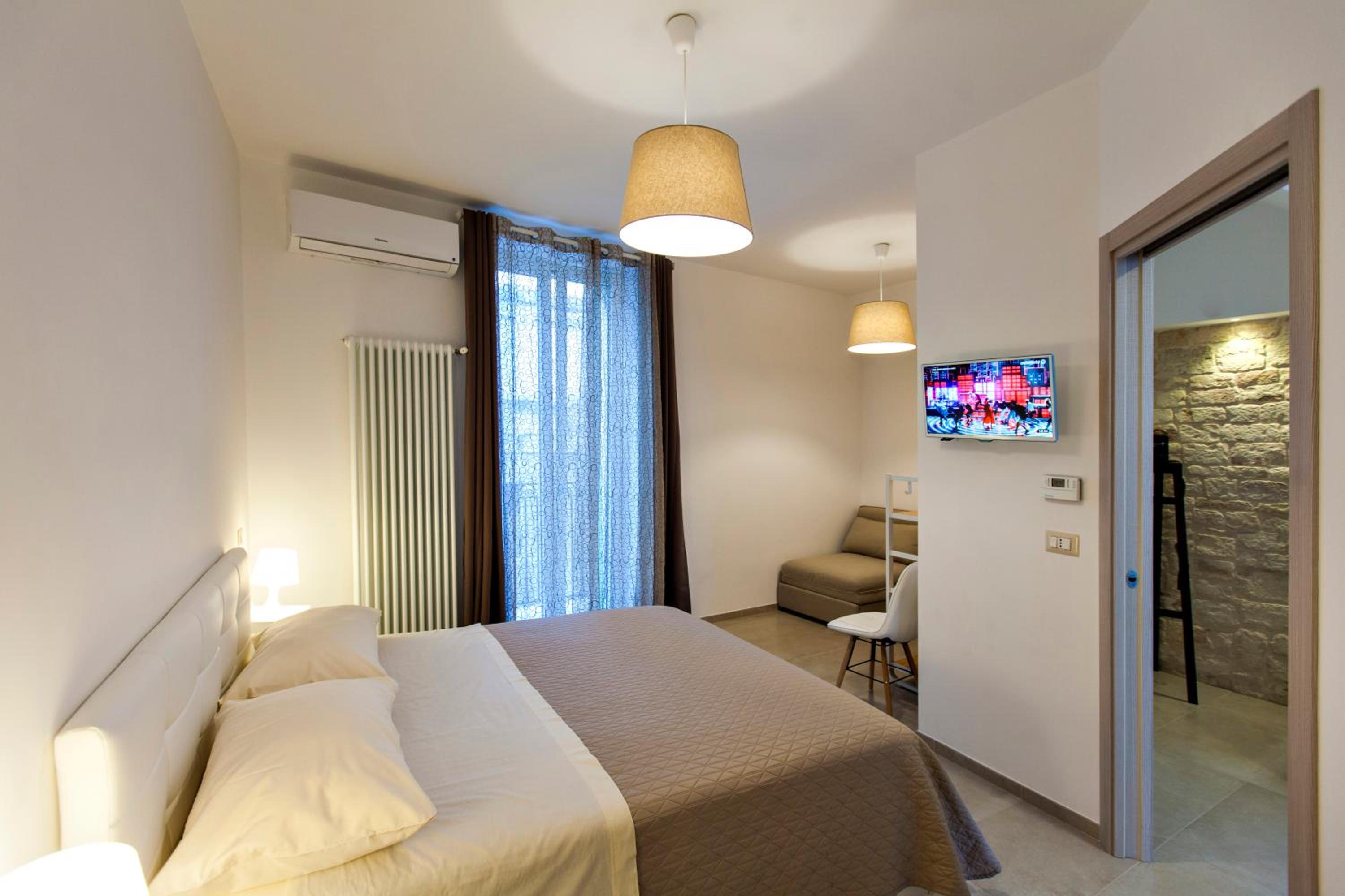 Triple Room with Balcony - Photo 1