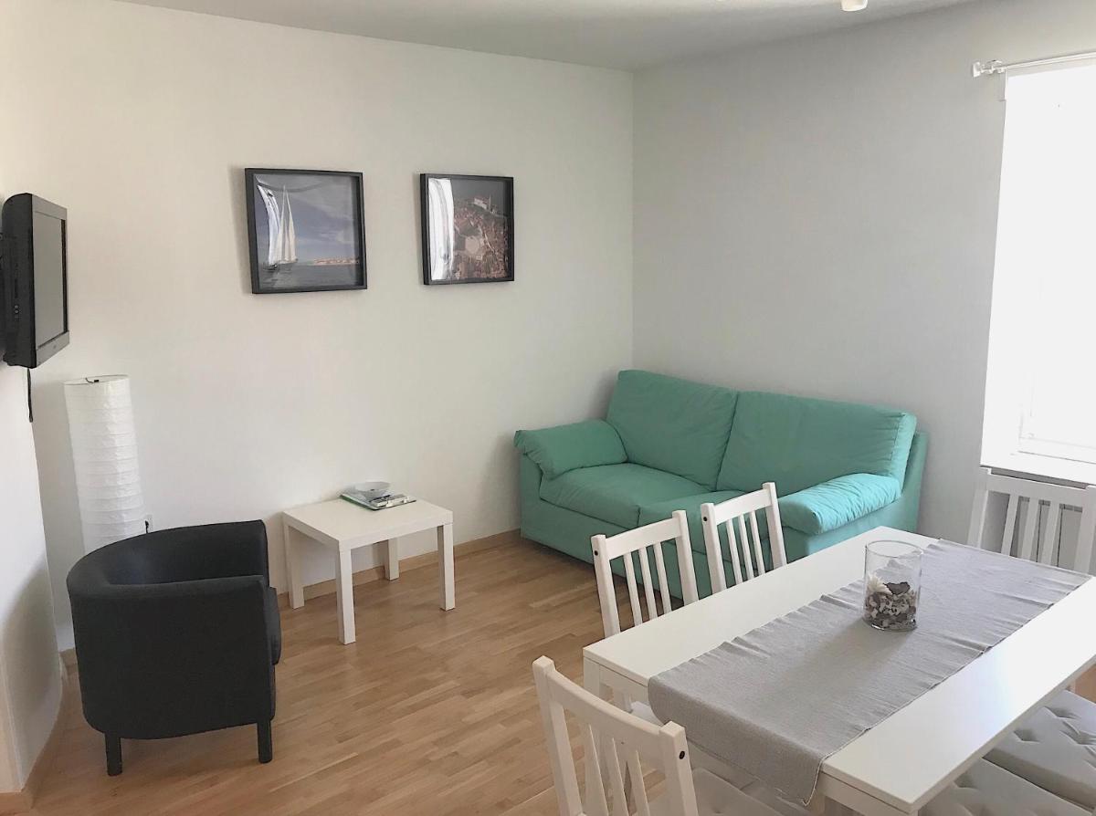 Apartment with Sea View - Photo 9
