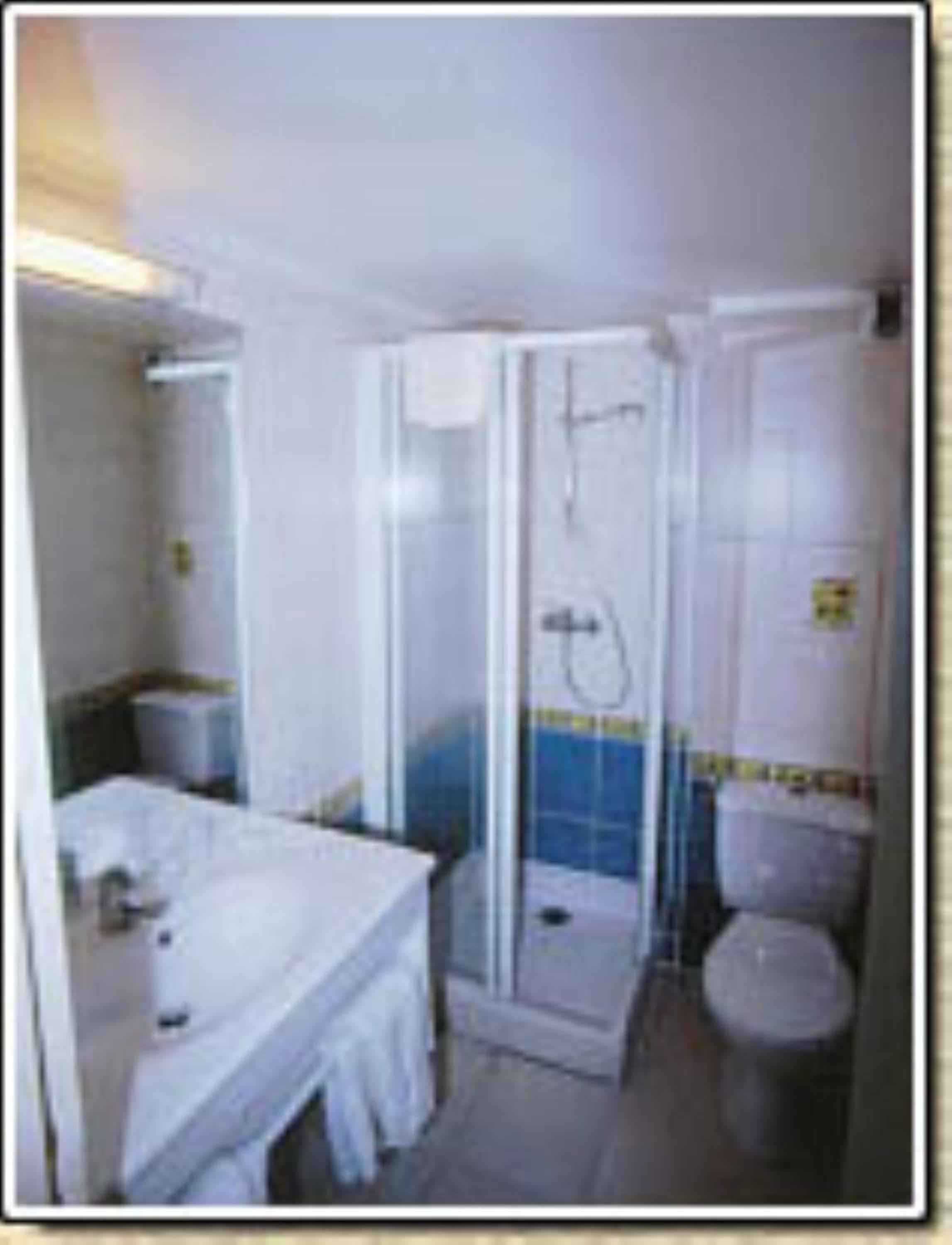Double Room - Photo 4