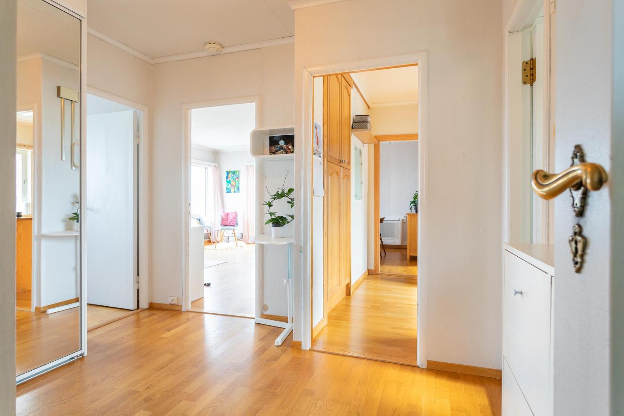 Apartment photo 1