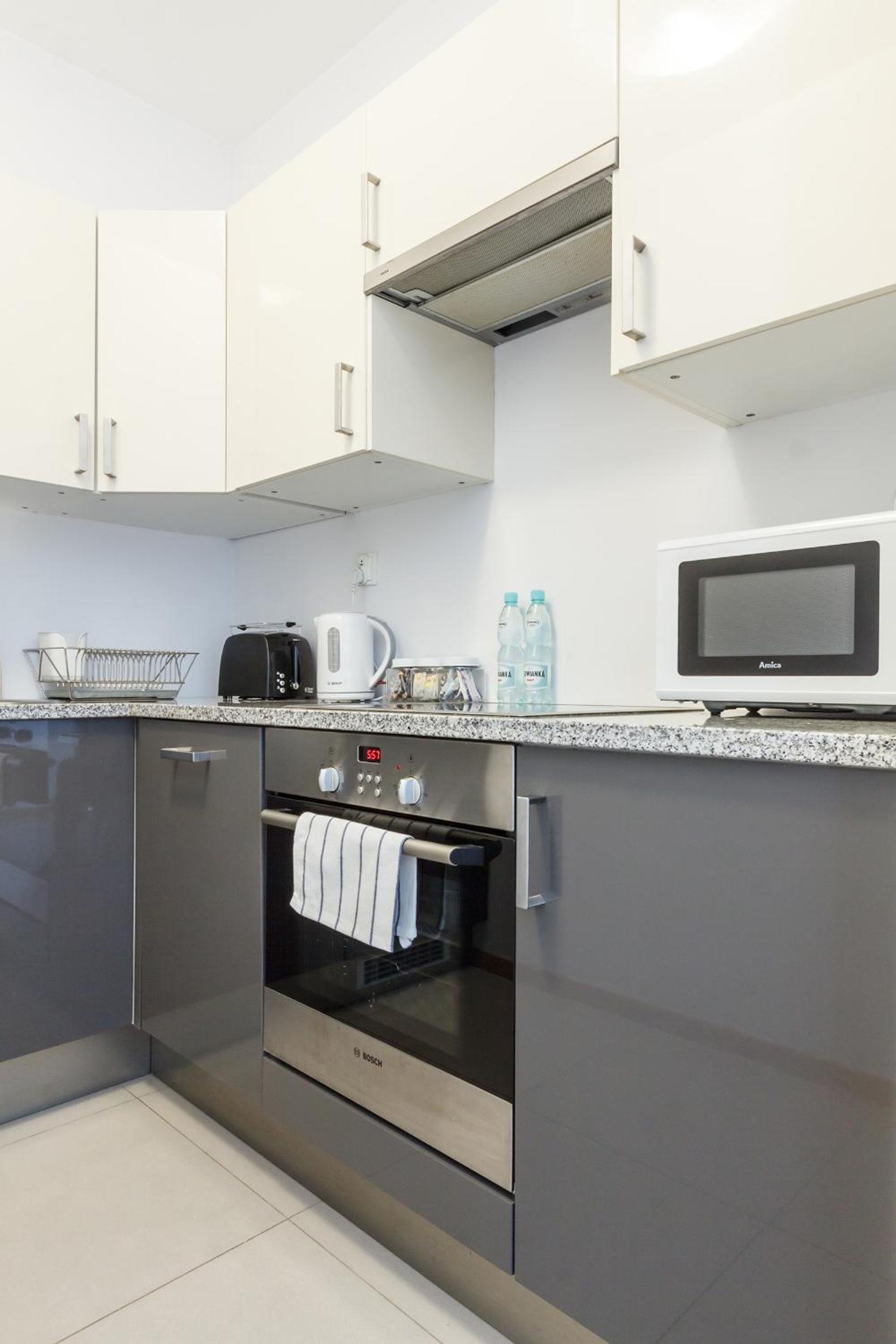 Apartment with Balcony - Photo 13
