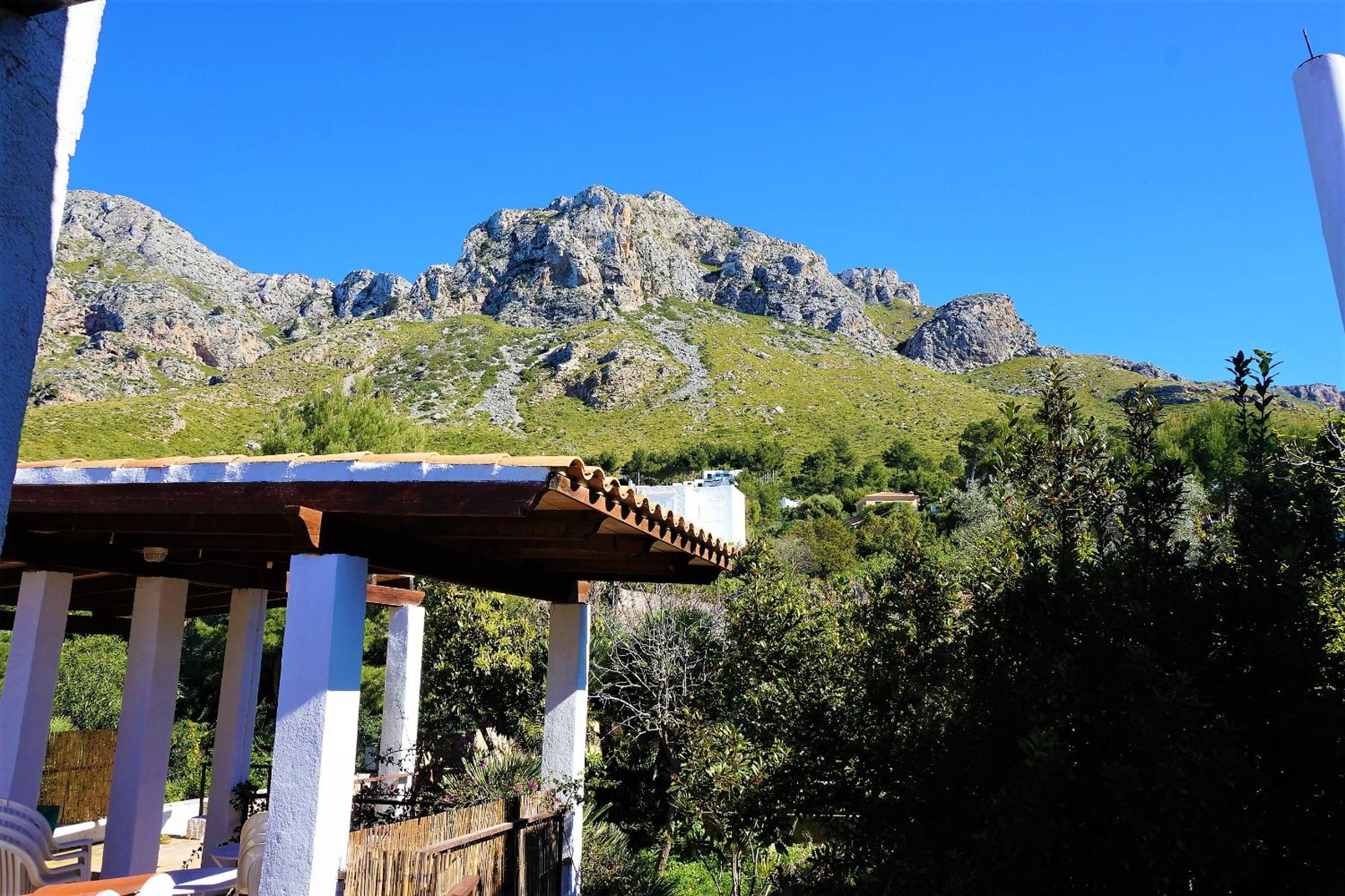 Villa photo 3