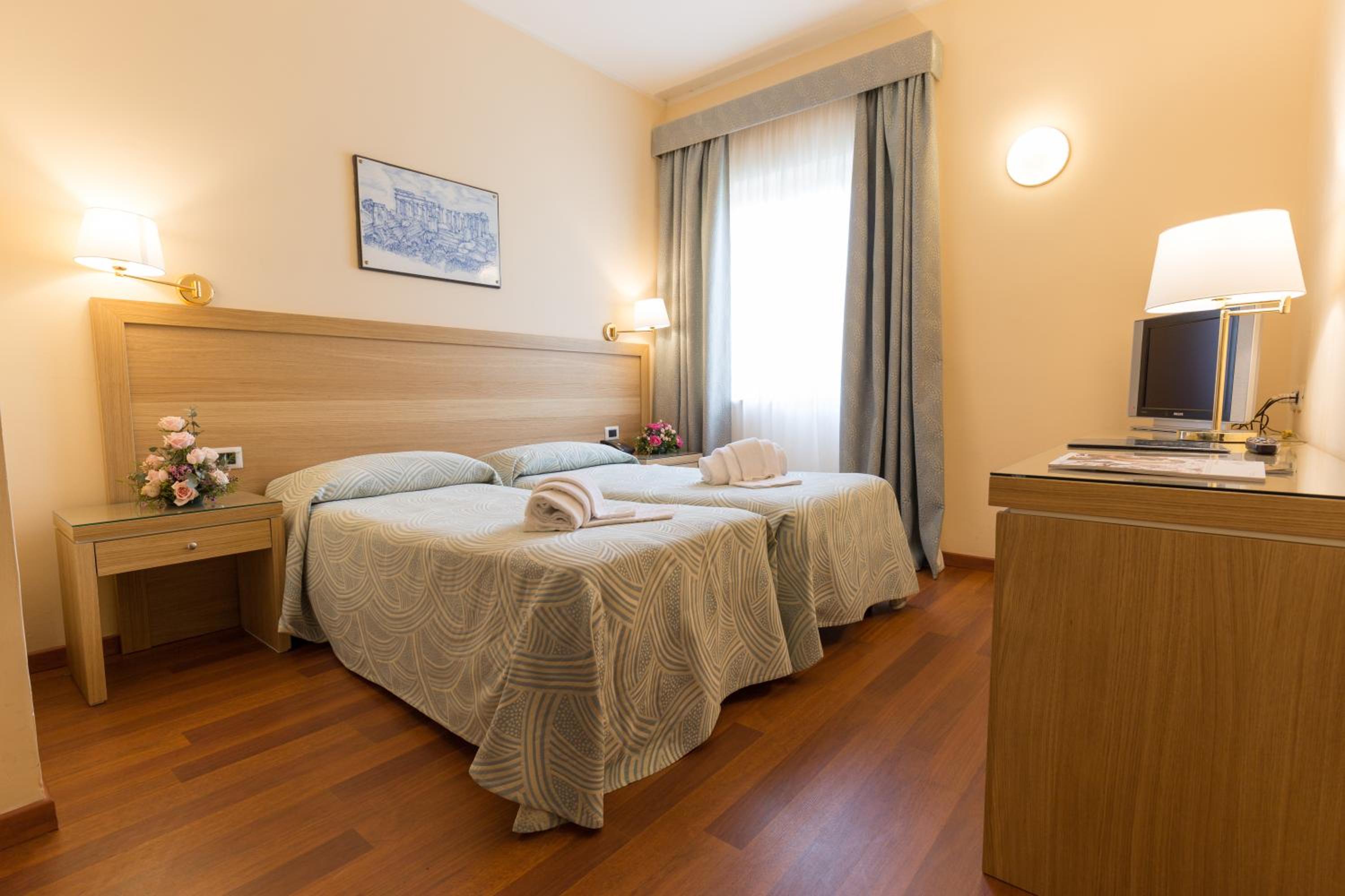 Classic Double or Twin Room - Photo 3