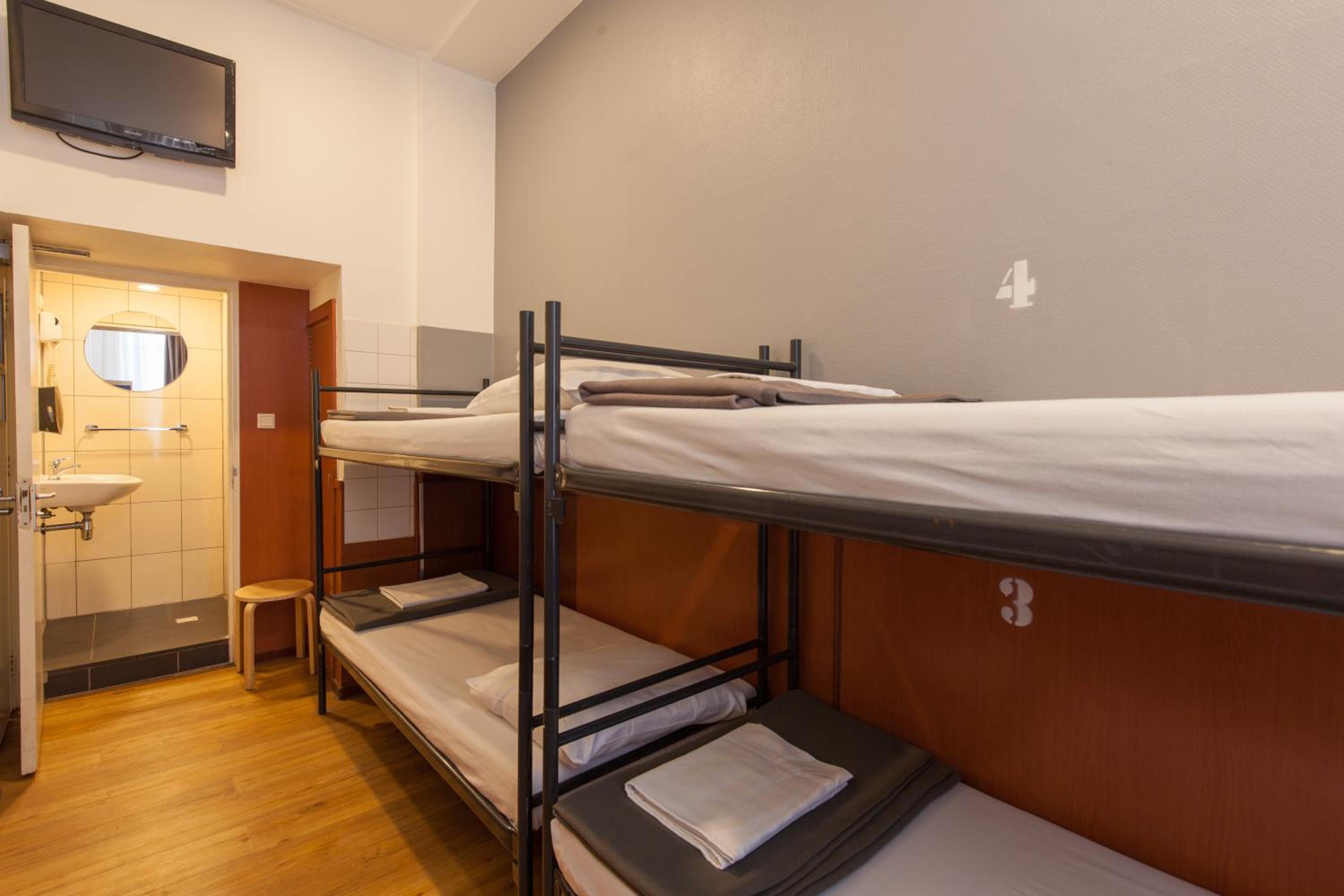 Quadruple Room Bunk Beds photo 1