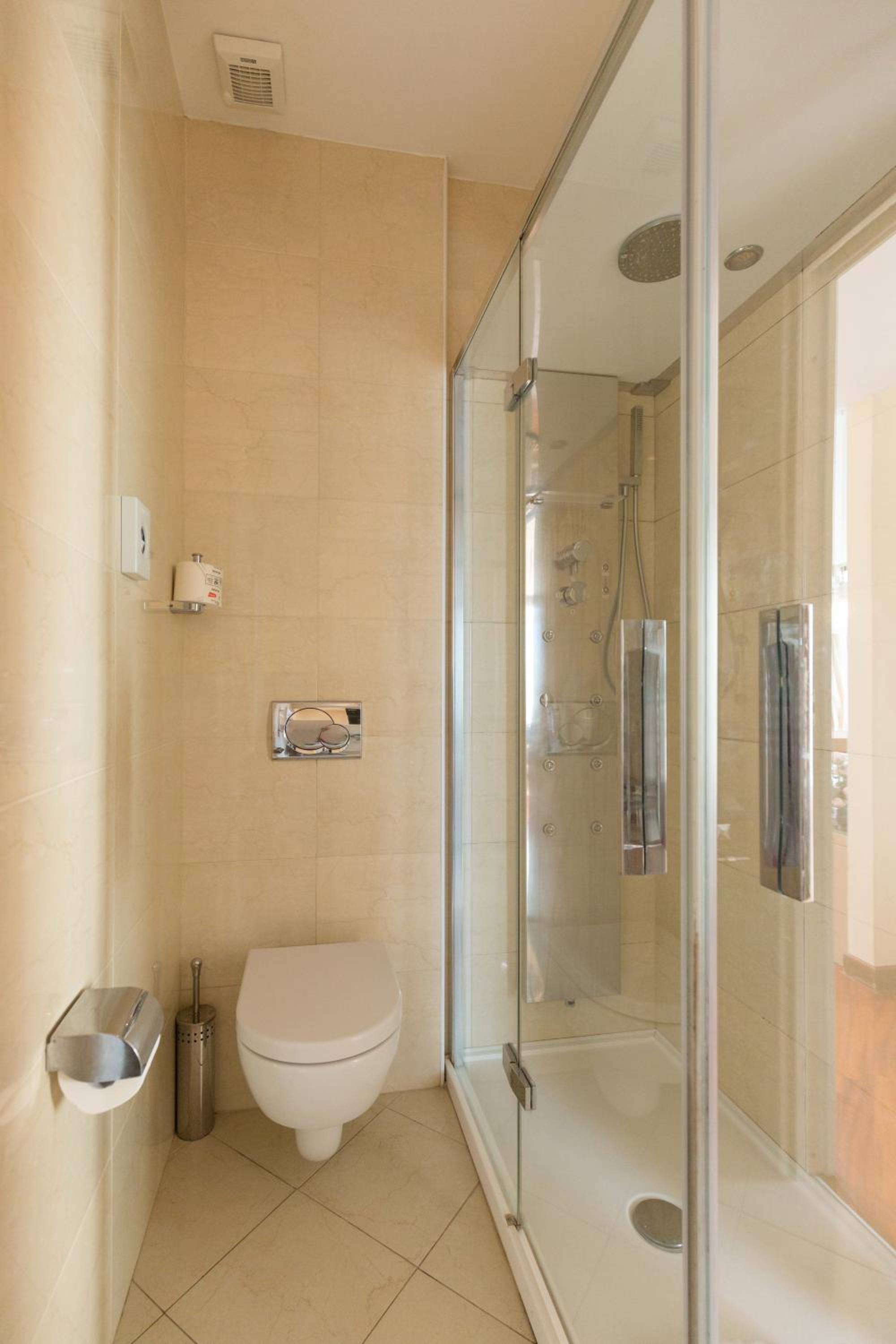 Suite - Photo 7