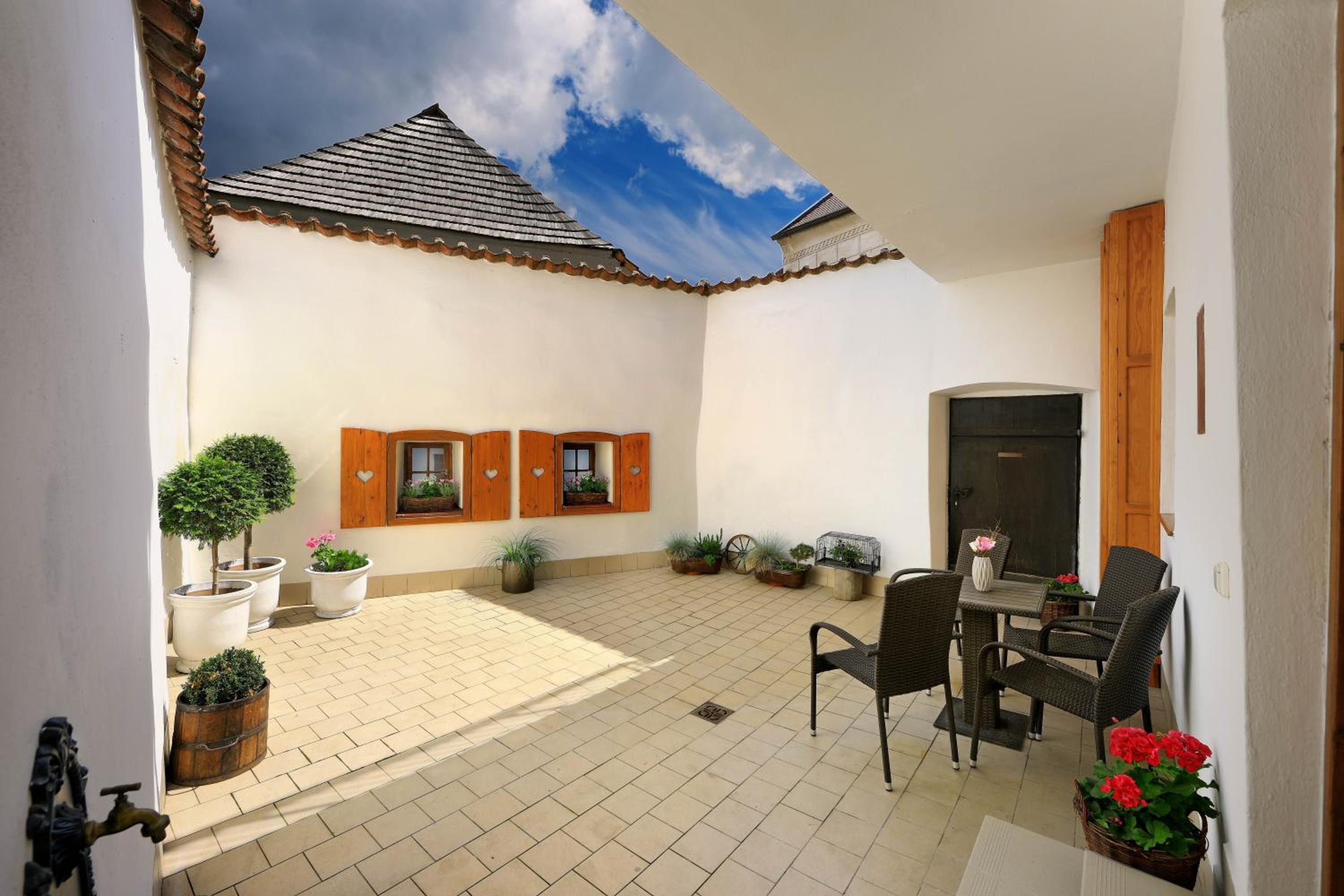 Patio Apartment photo 2