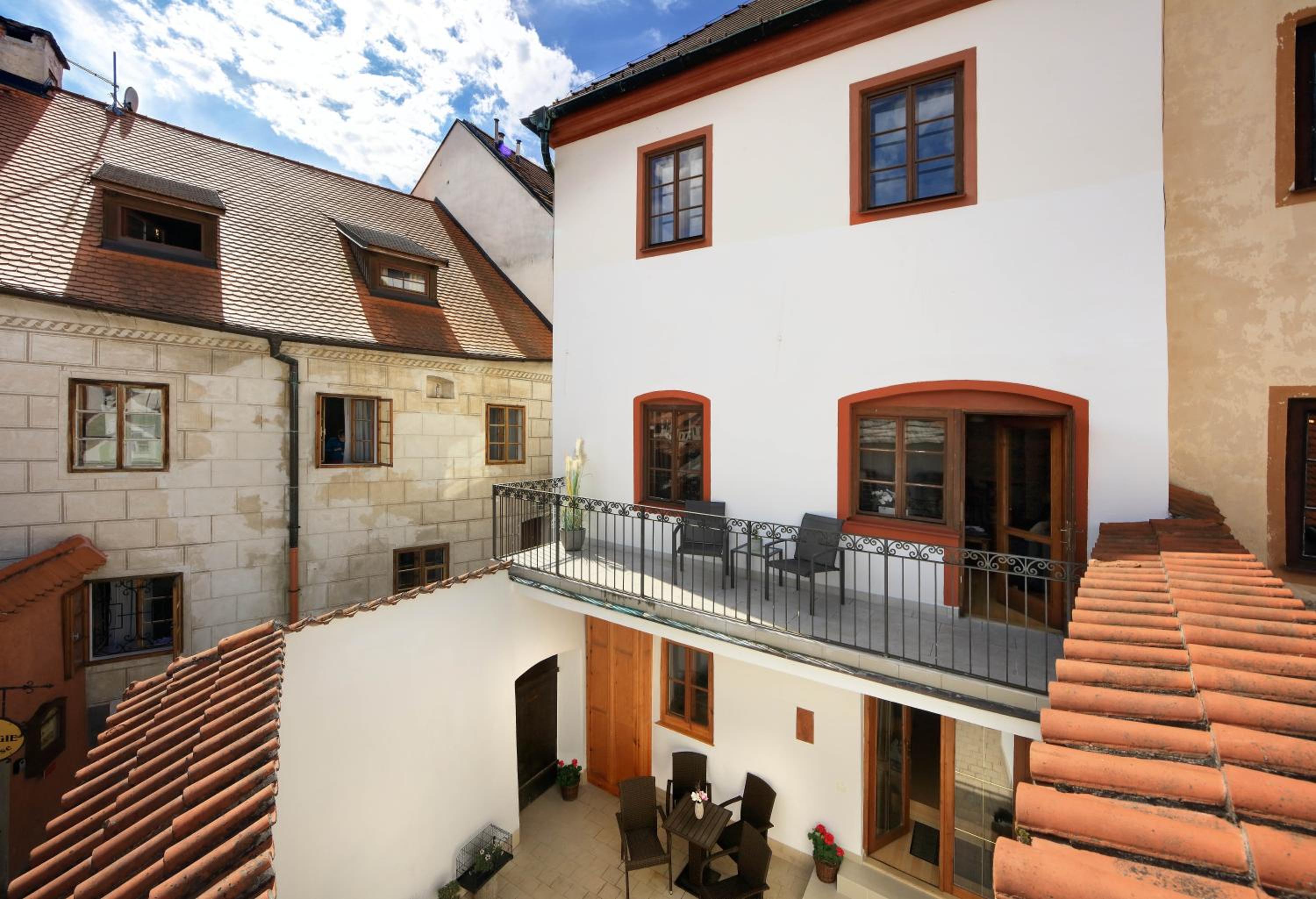 Ground Floor Apartment with Castle View photo 2