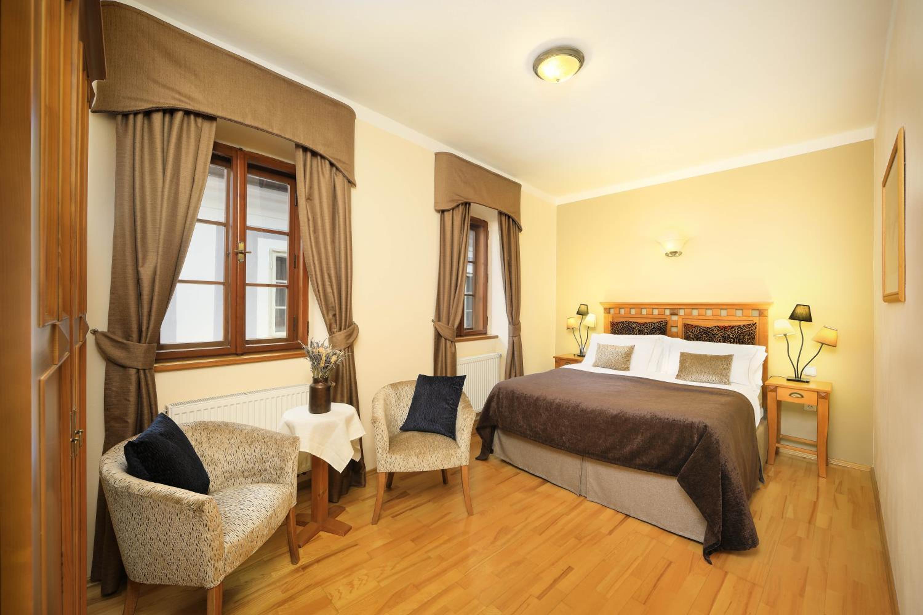 Apartment with Castle View - First Floor