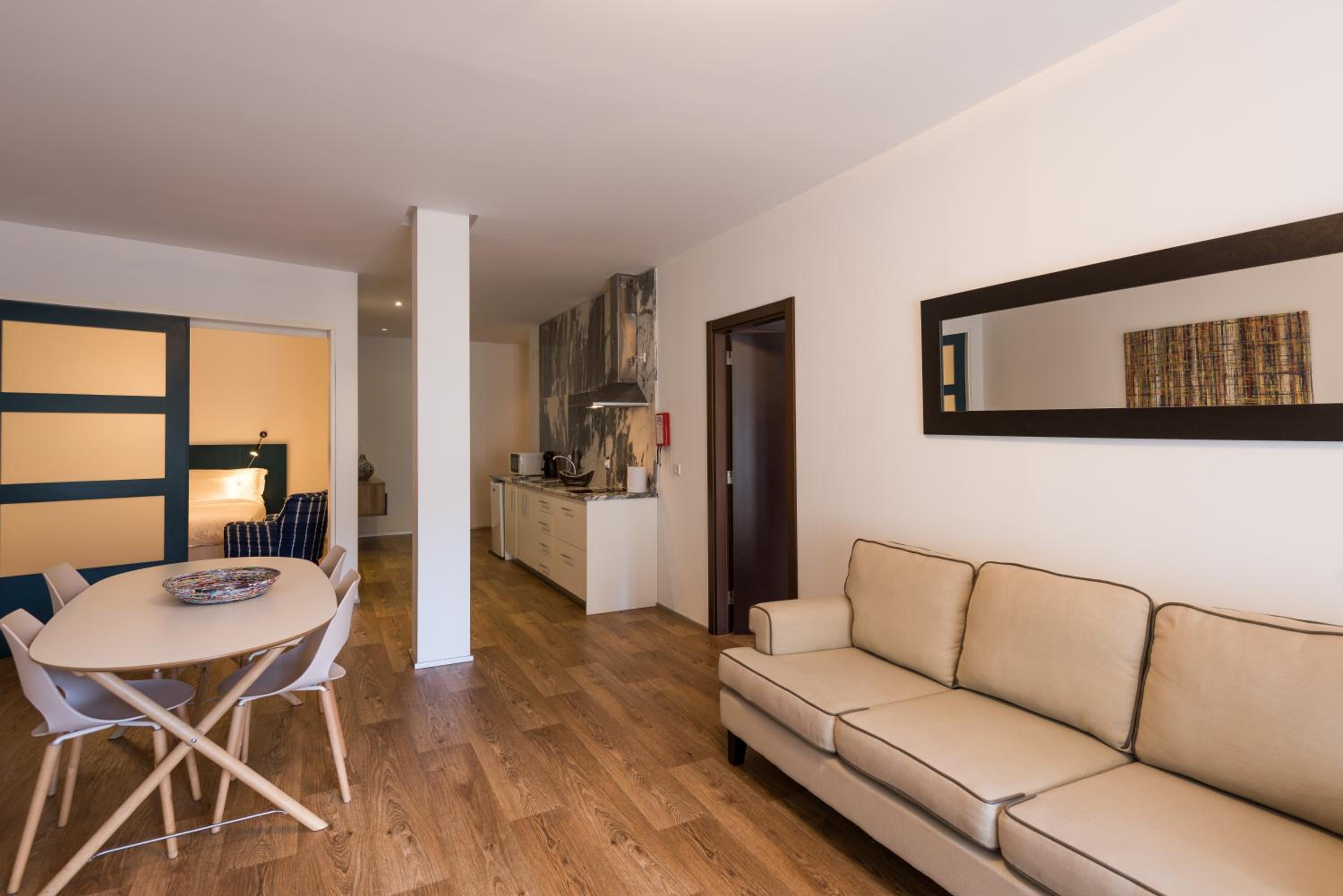 Two-Bedroom Apartment with Garden photo 1
