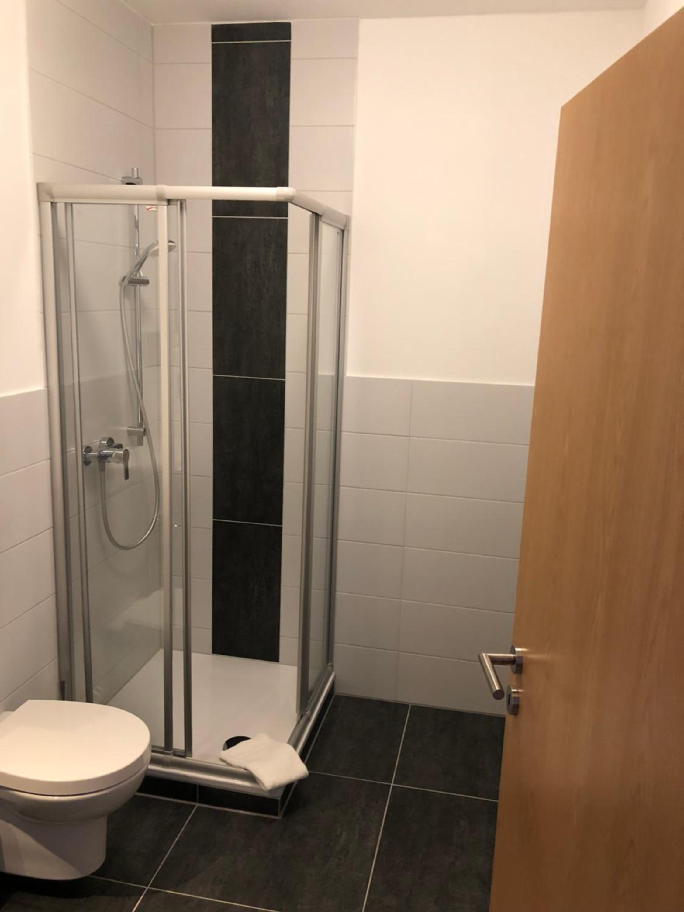Budget Double Room - Photo 4