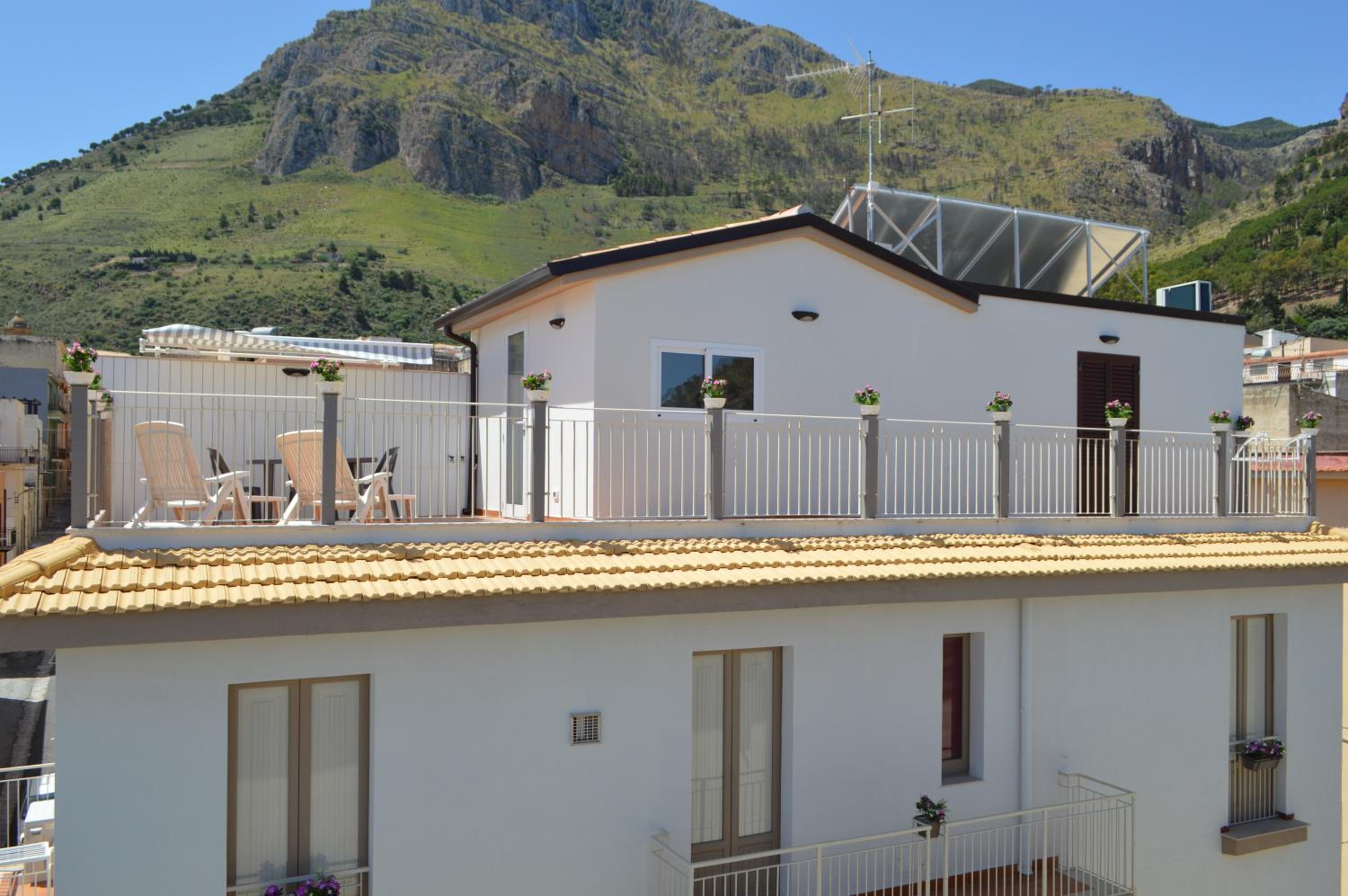 Apartment with Terrace photo 3