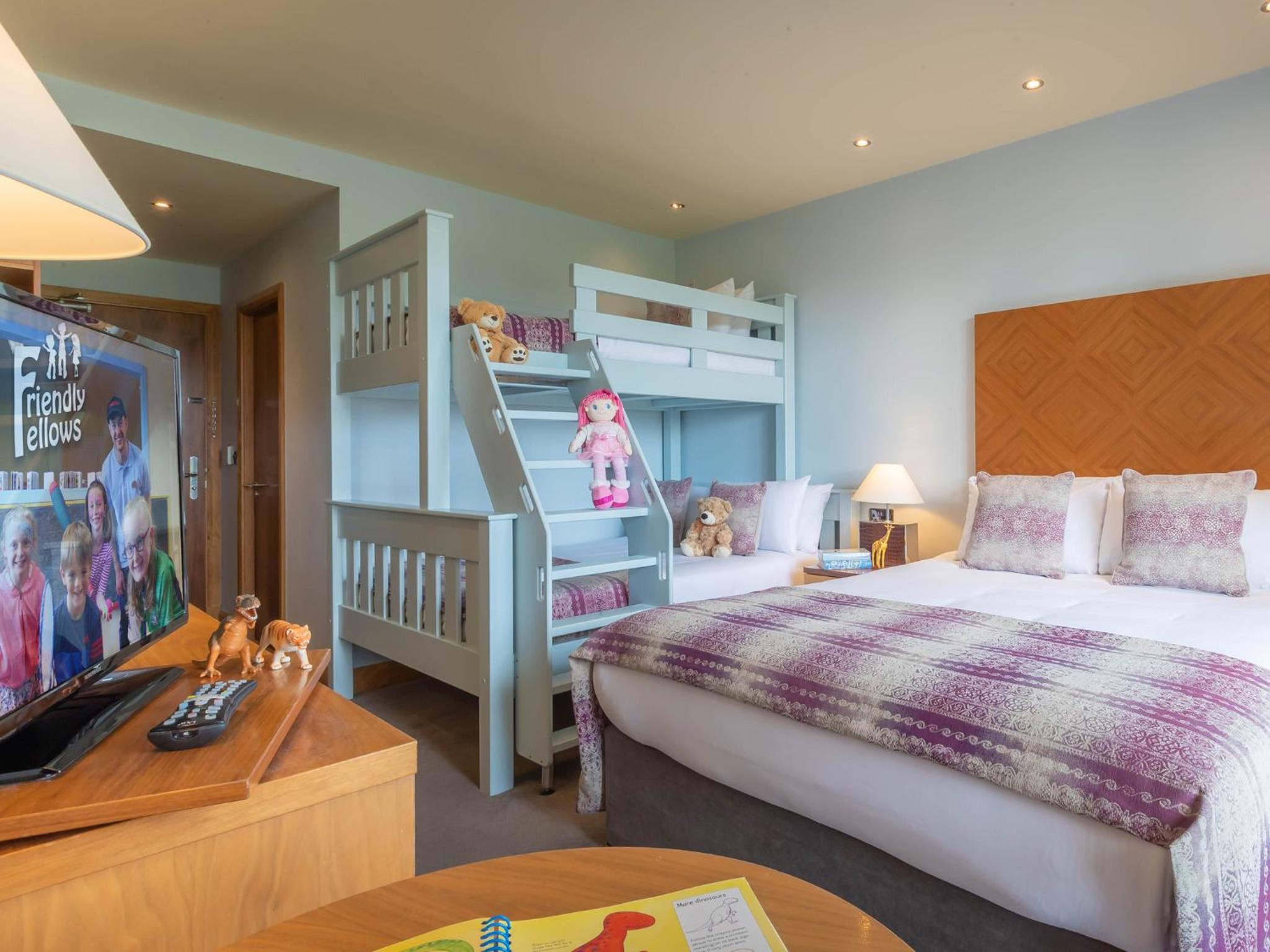 Family Room with Bunk Bed - Photo 2