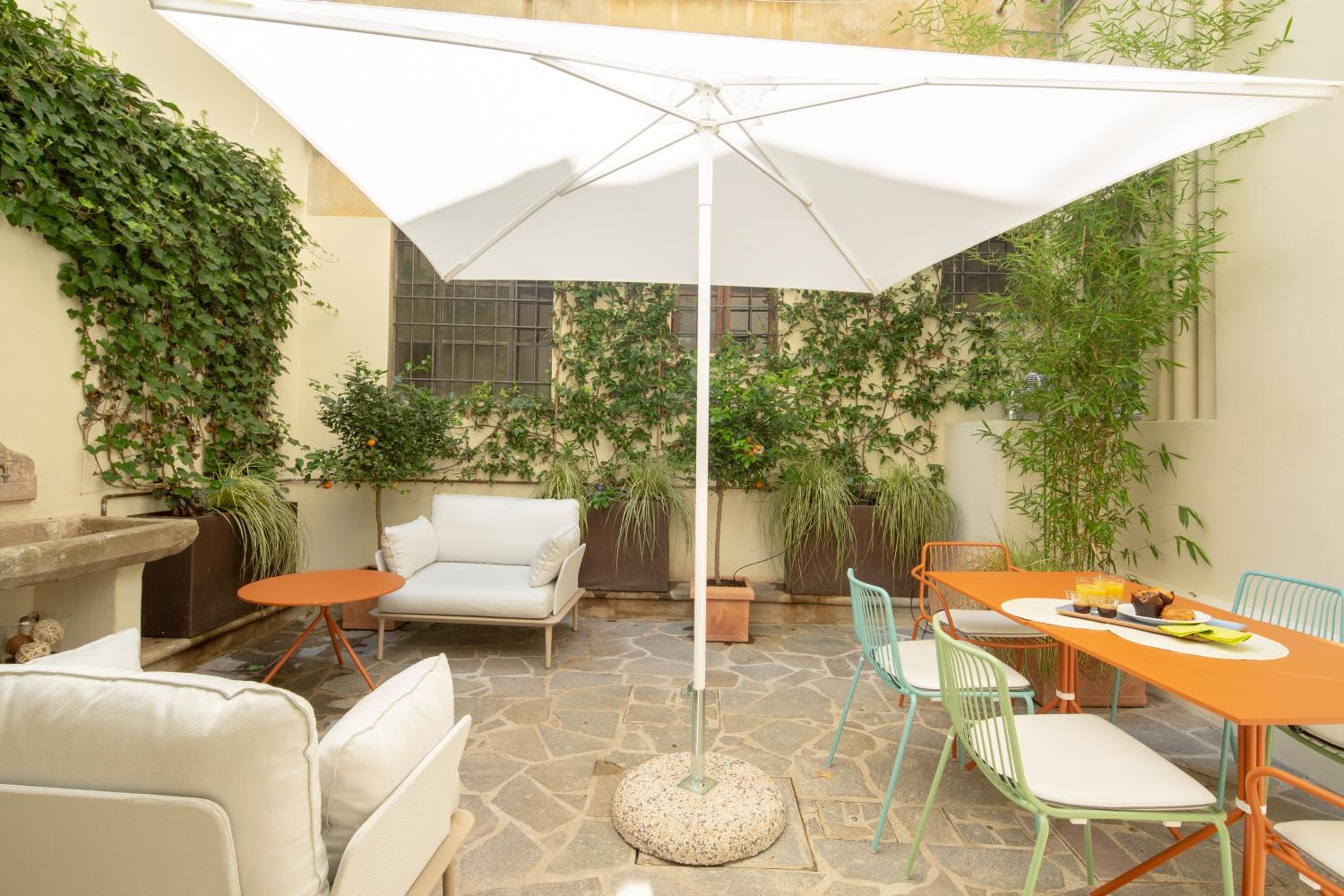 Apartment with Terrace photo 2