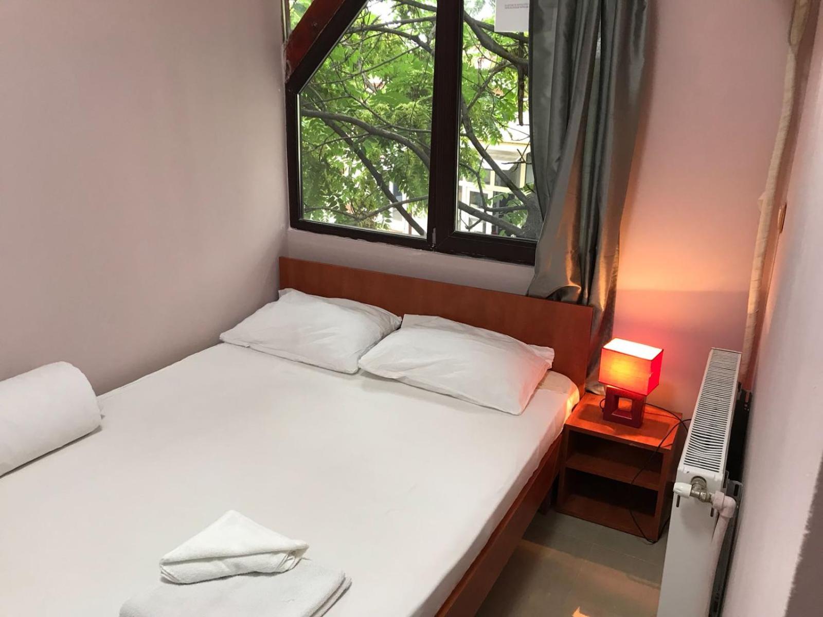 Economy Double Room - Photo 10