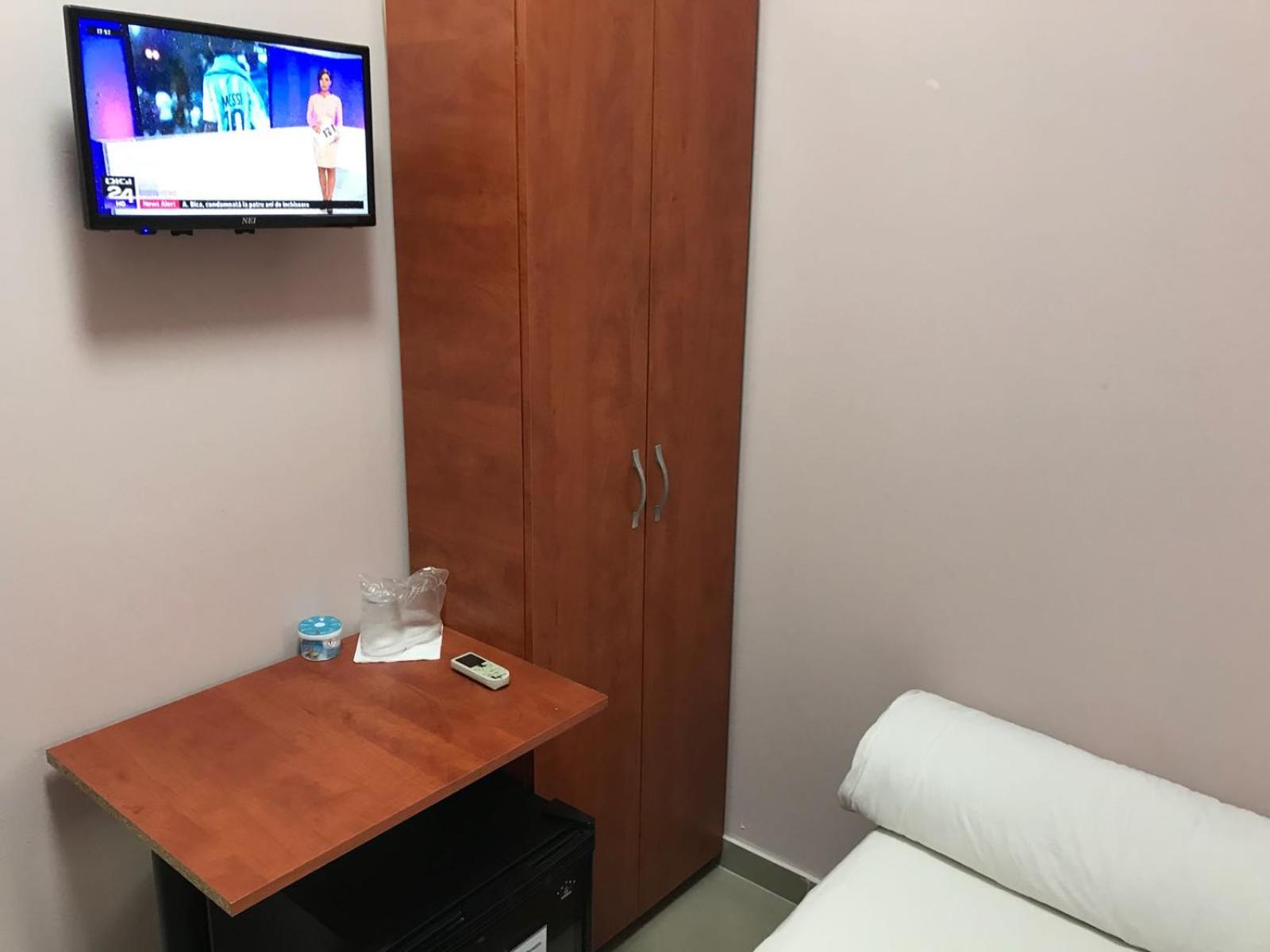 Economy Double Room - Photo 11