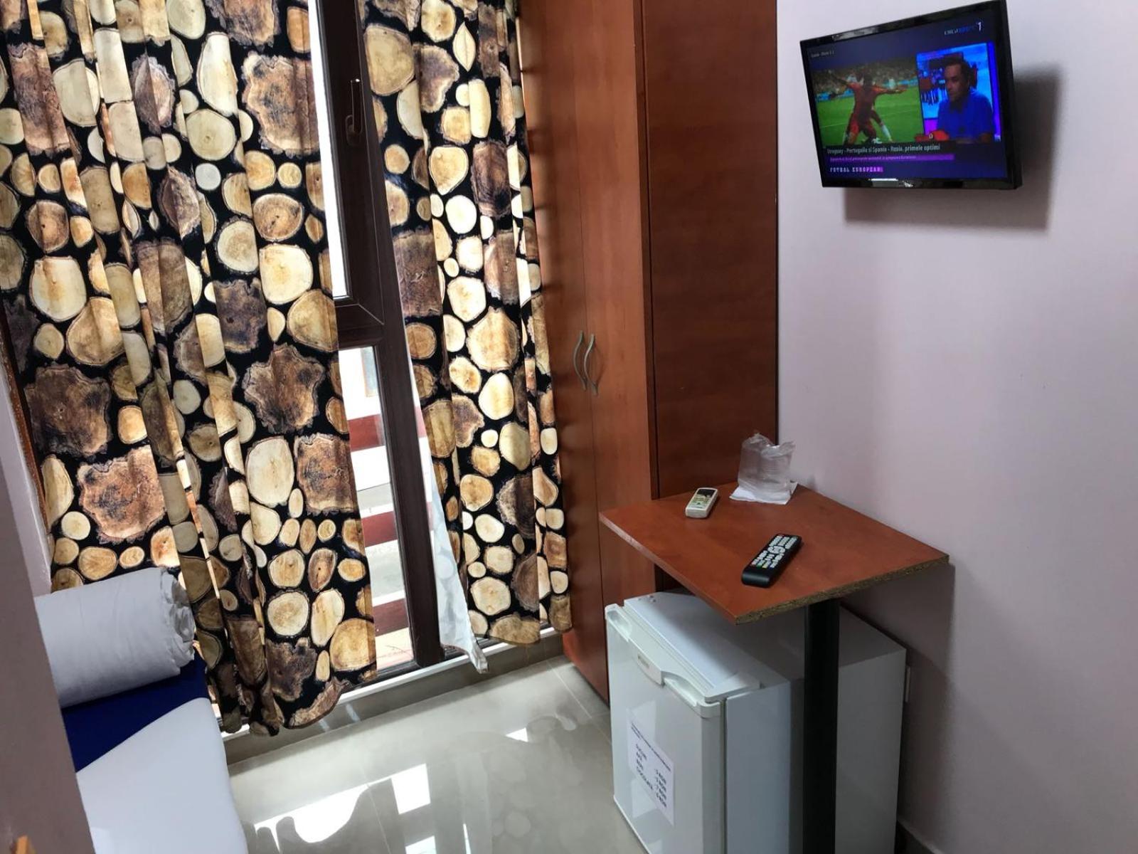 Economy Double Room - Photo 8