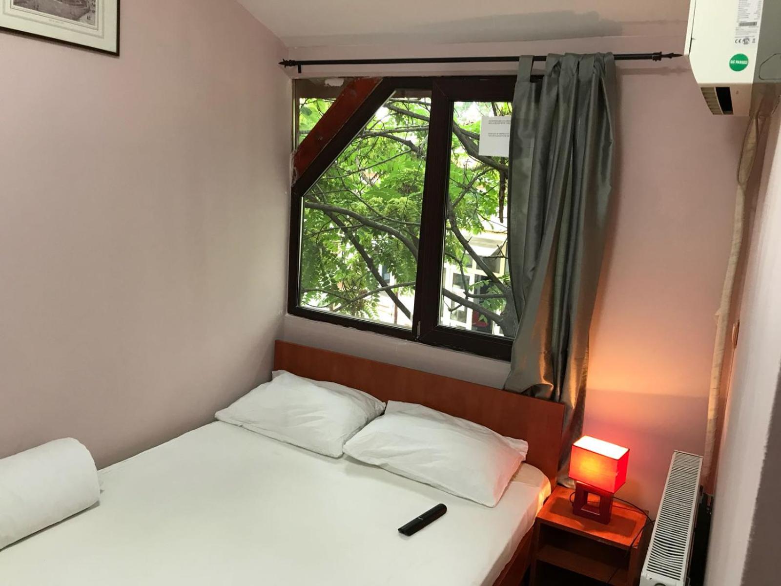 Economy Double Room - Photo 9