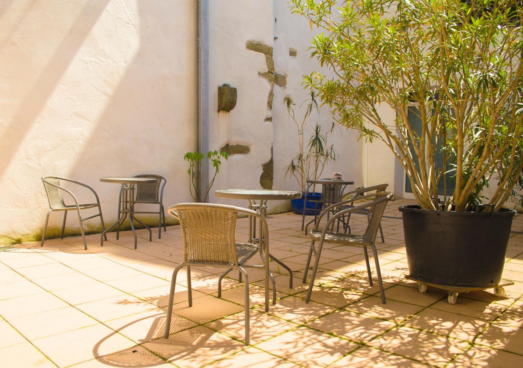 Double Room with Balcony facing the Courtyard photo 3
