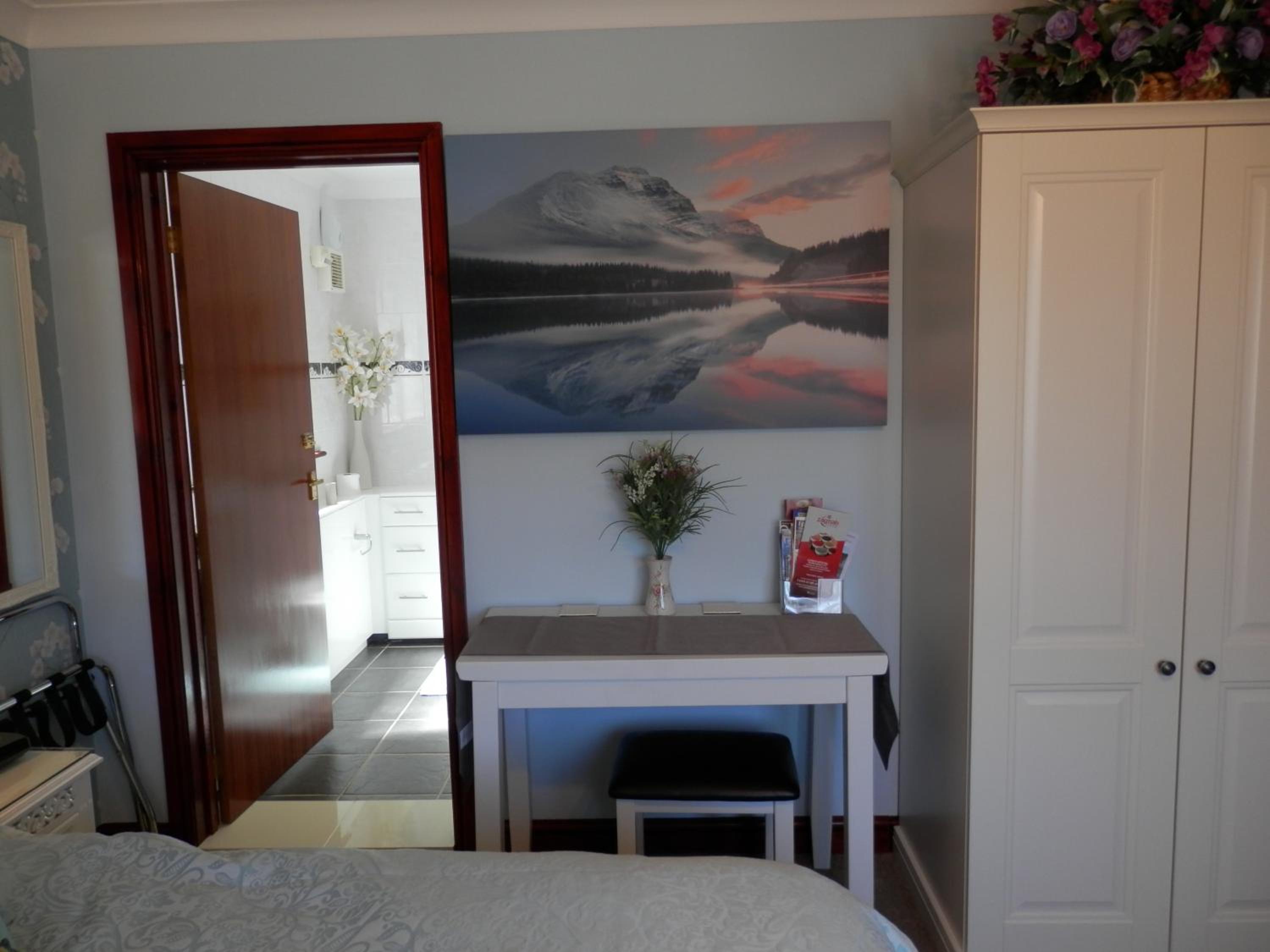 Deluxe Double Room with Bath photo 2