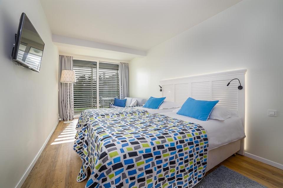 Double or Twin Room with Balcony and Courtyard View - Photo 1