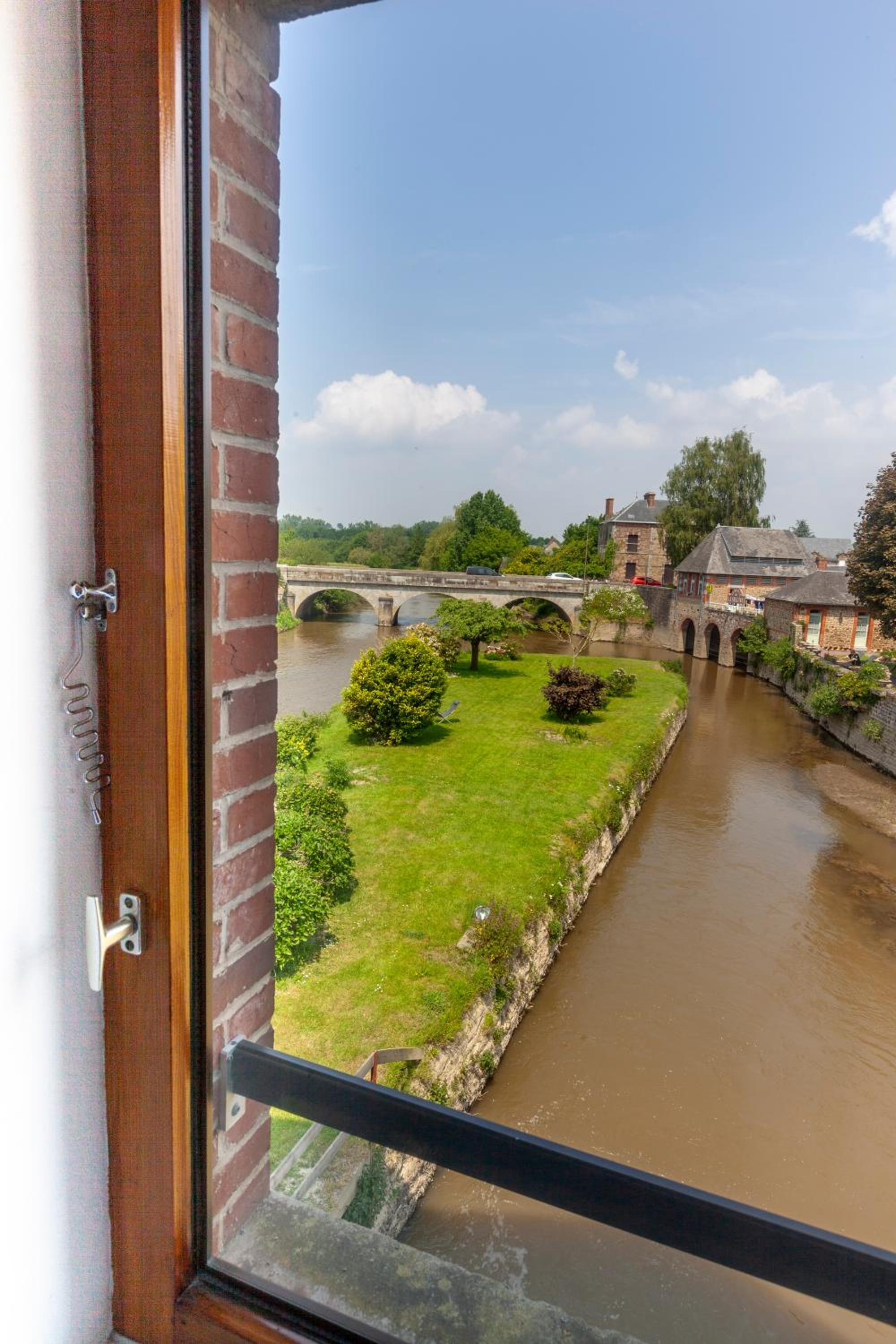 Comfort Room with River View - Photo 7