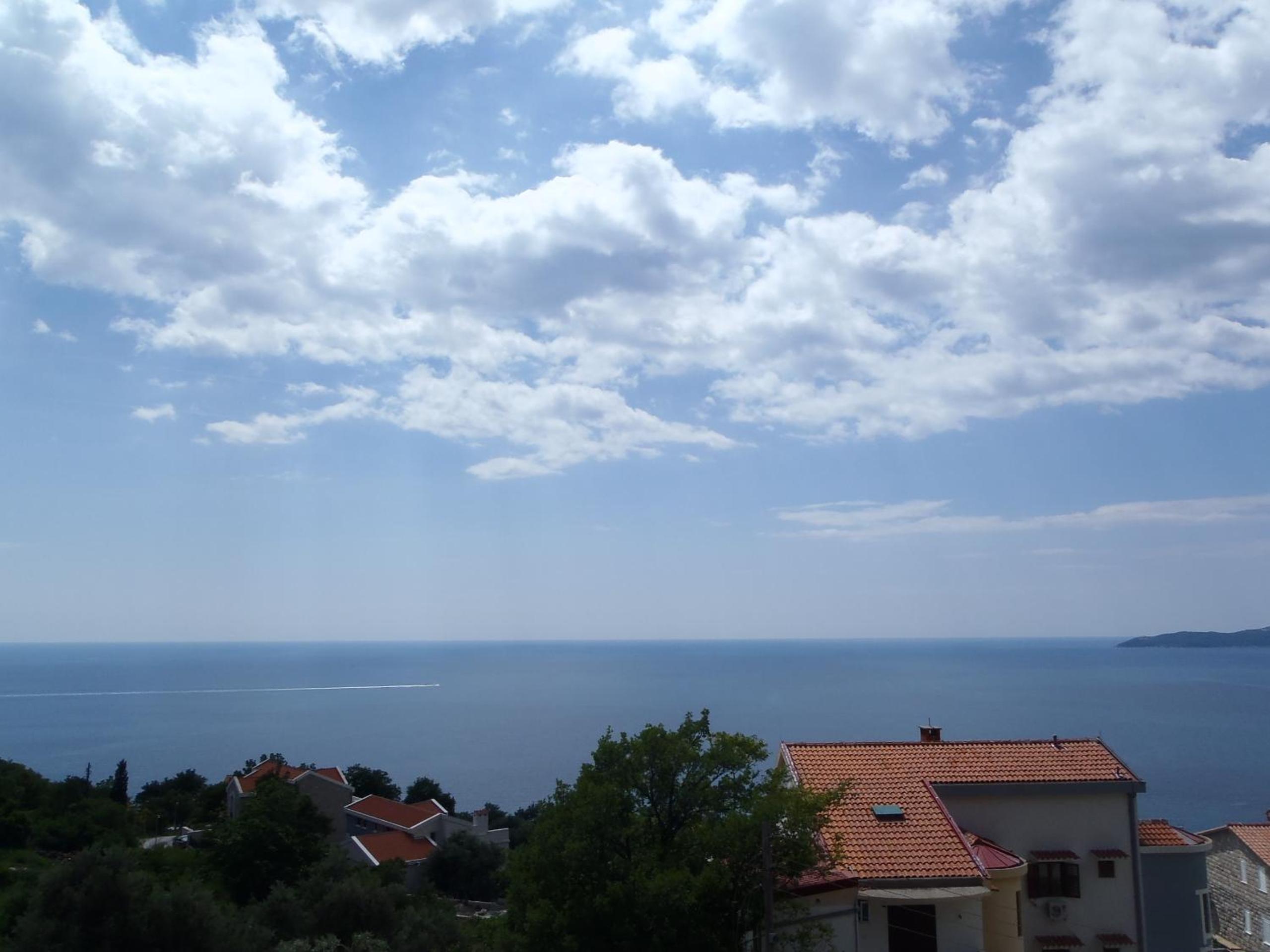 Duplex One-Bedroom Apartment with Terrace and Sea View photo 2