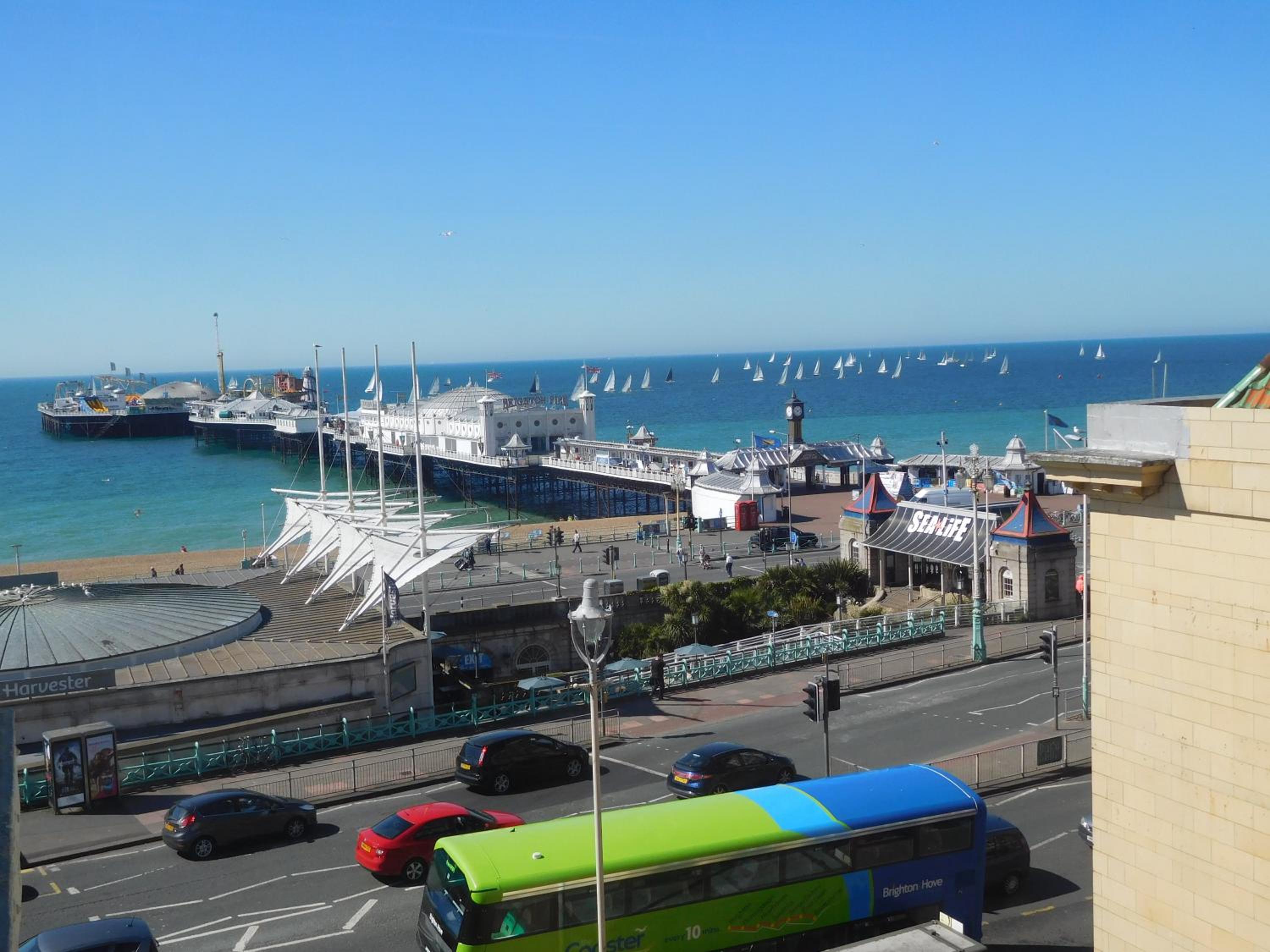 Apartment with Sea View - Photo 9