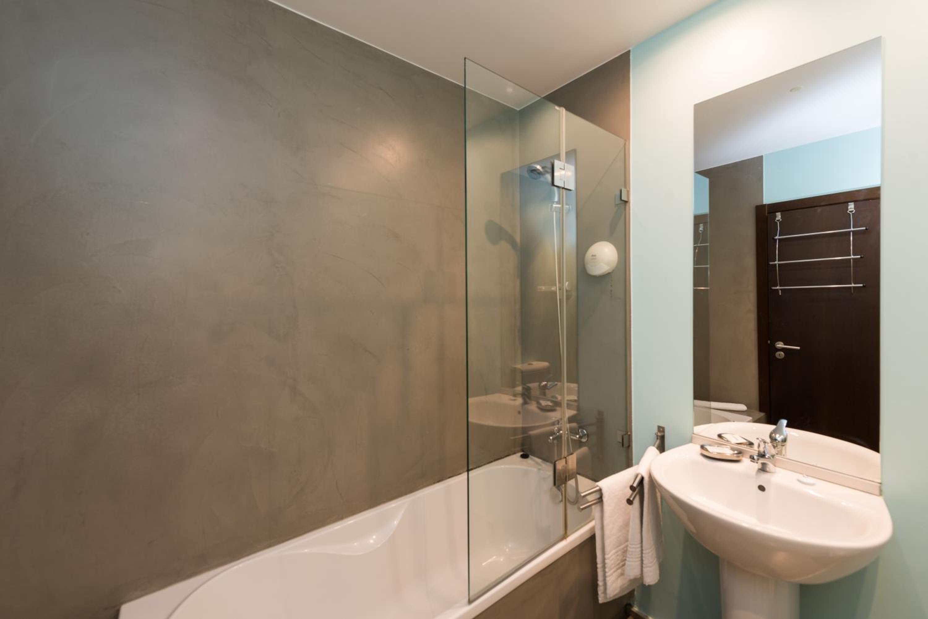 Superior Double or Twin Room - Photo 6