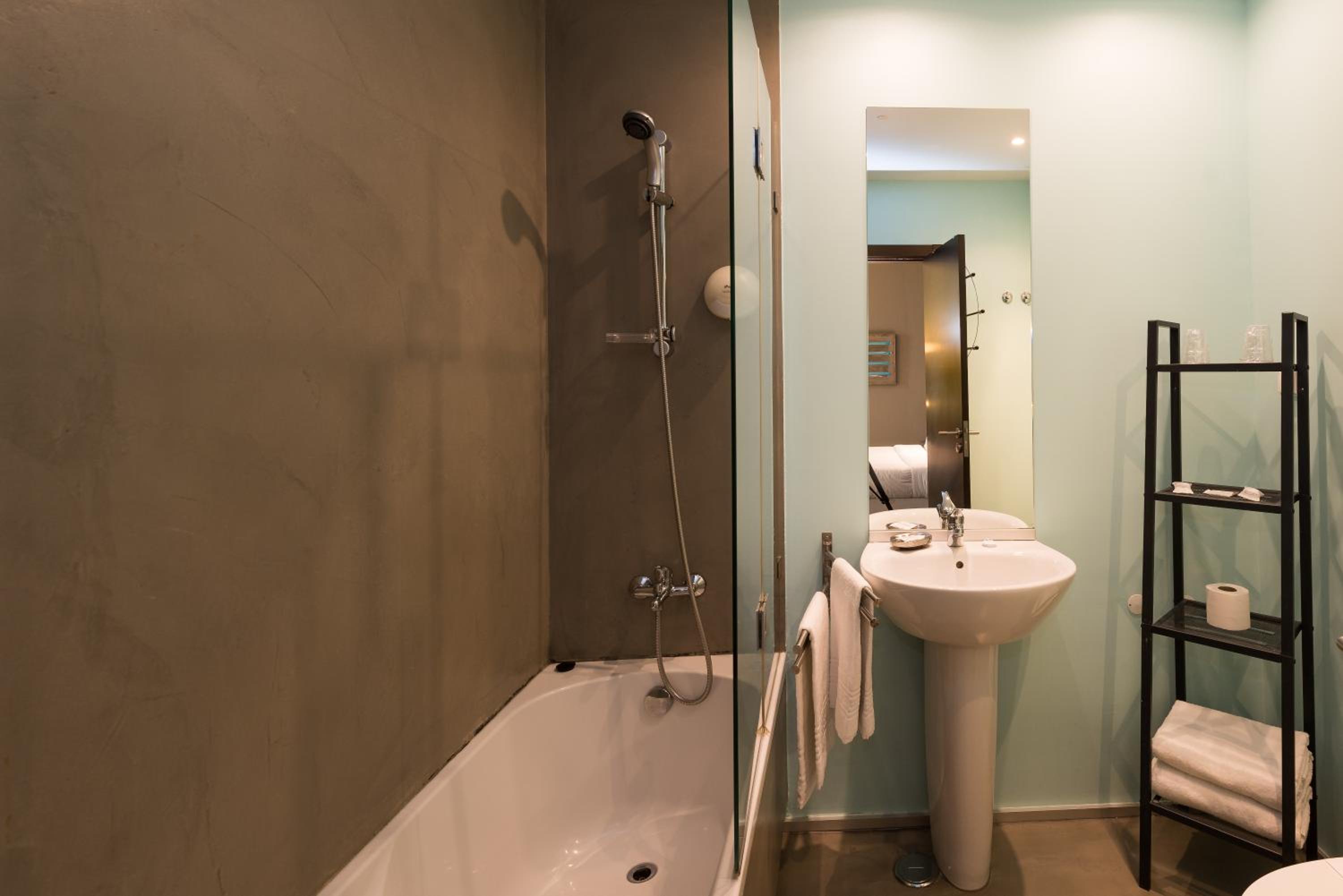 Superior Double or Twin Room - Photo 7