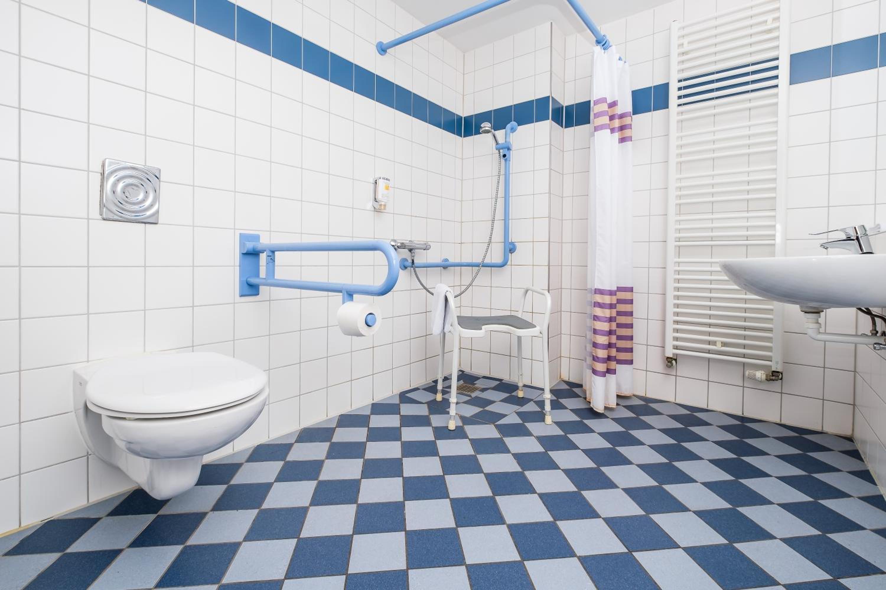 Single Room - Disability Access photo 2
