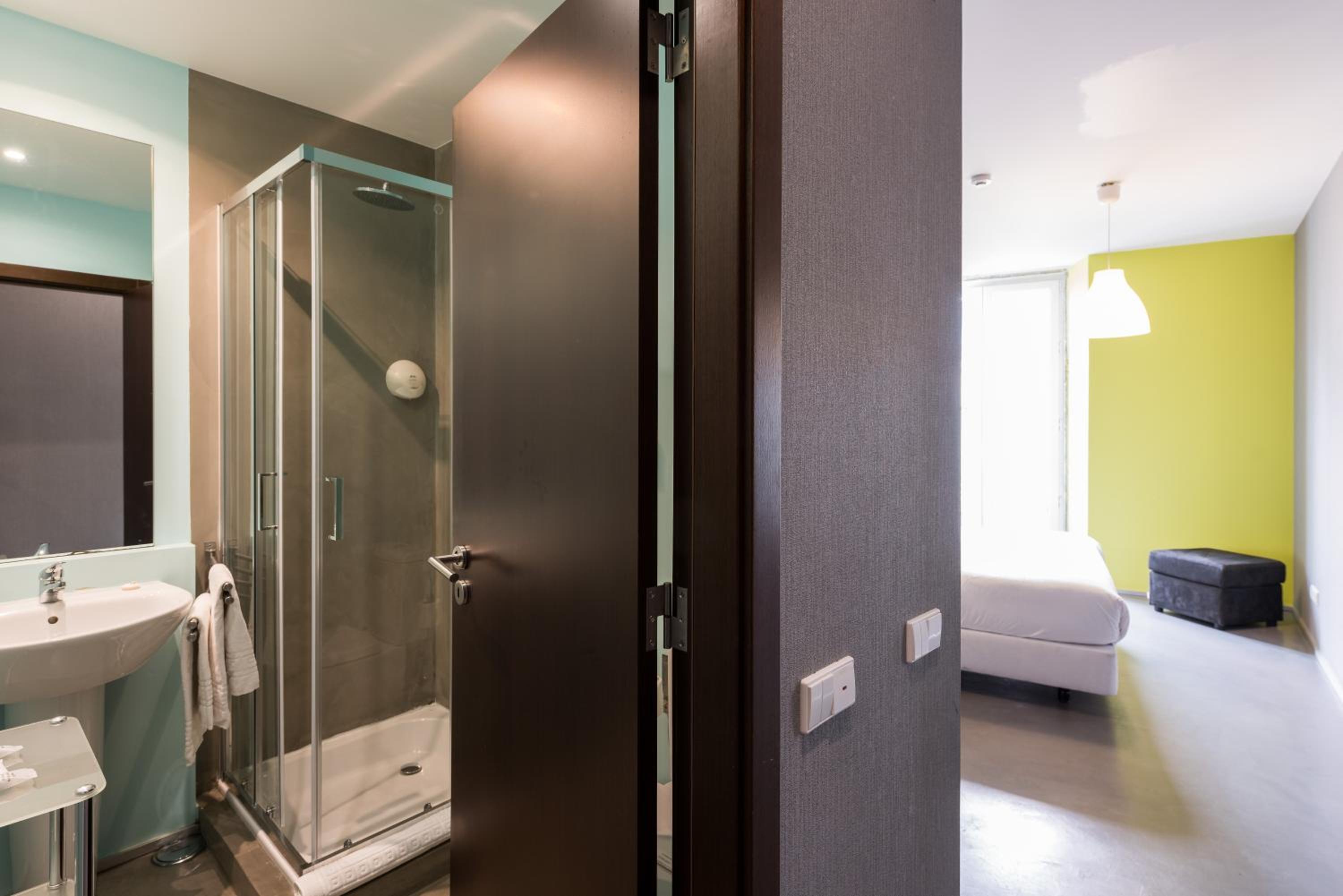 Superior Double or Twin Room - Photo 11