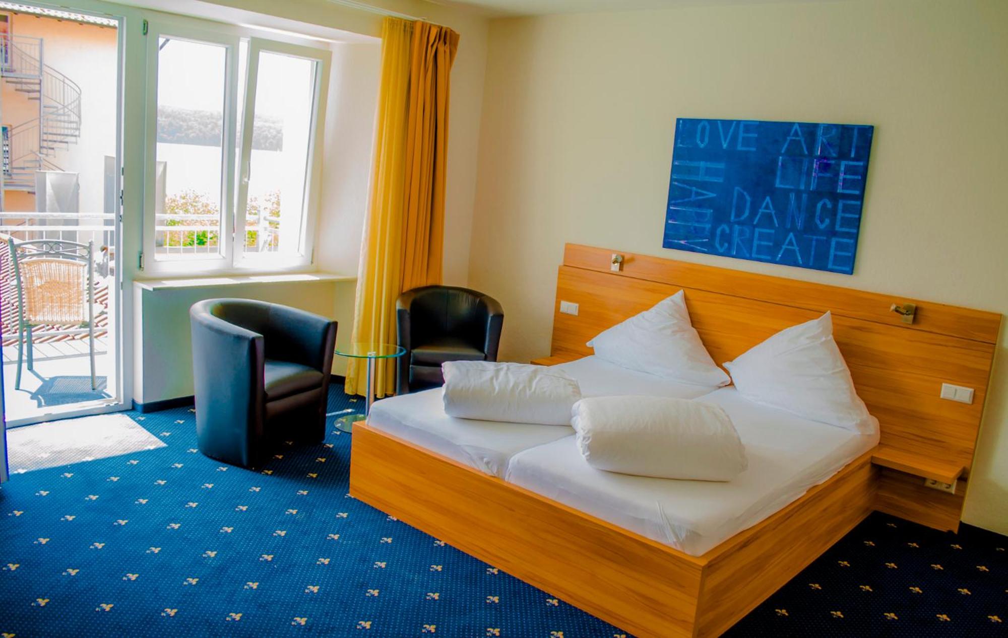 Double Room With Balcony and Partial Lake View
