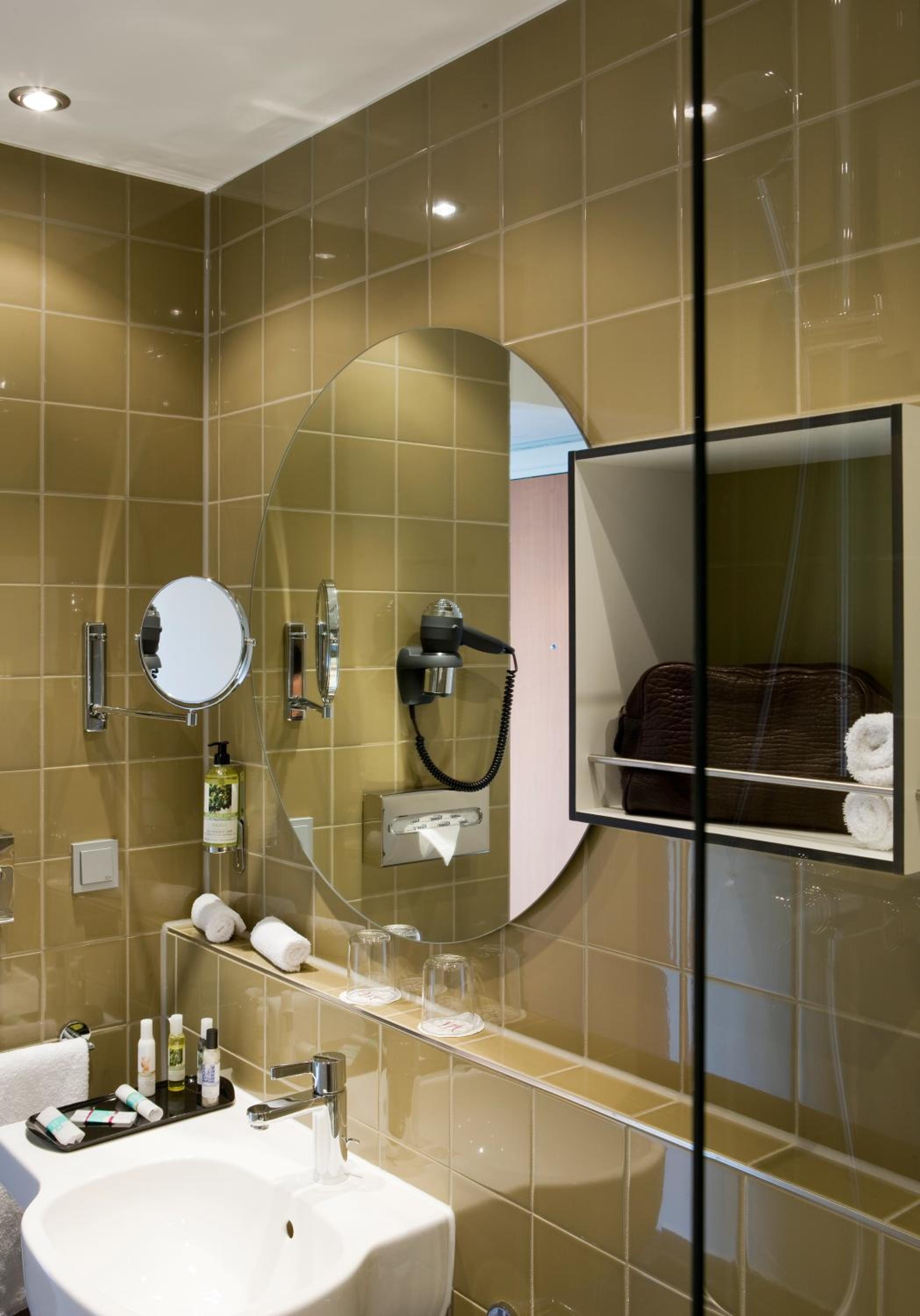 Standard Double Room - Photo 4