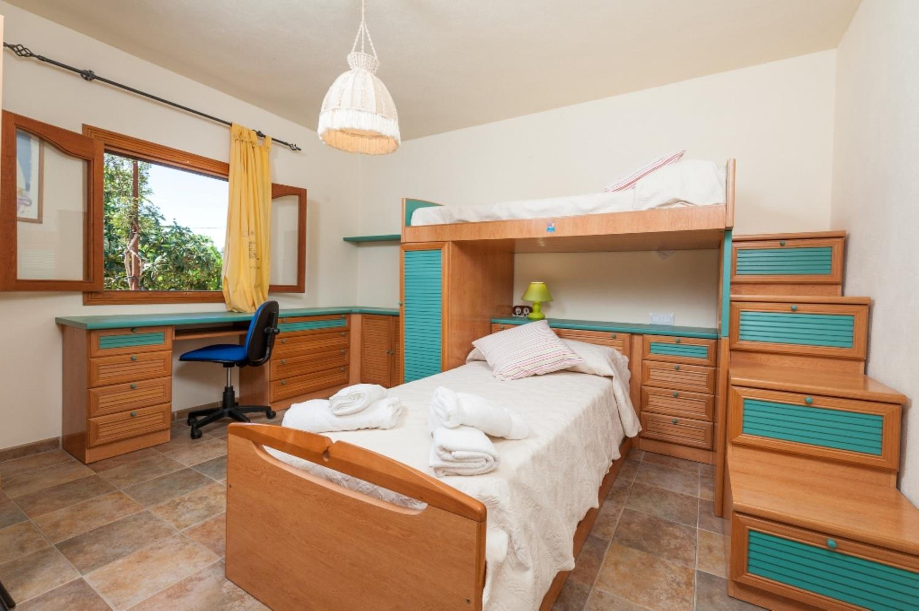 Casa de cuatro habitaciones