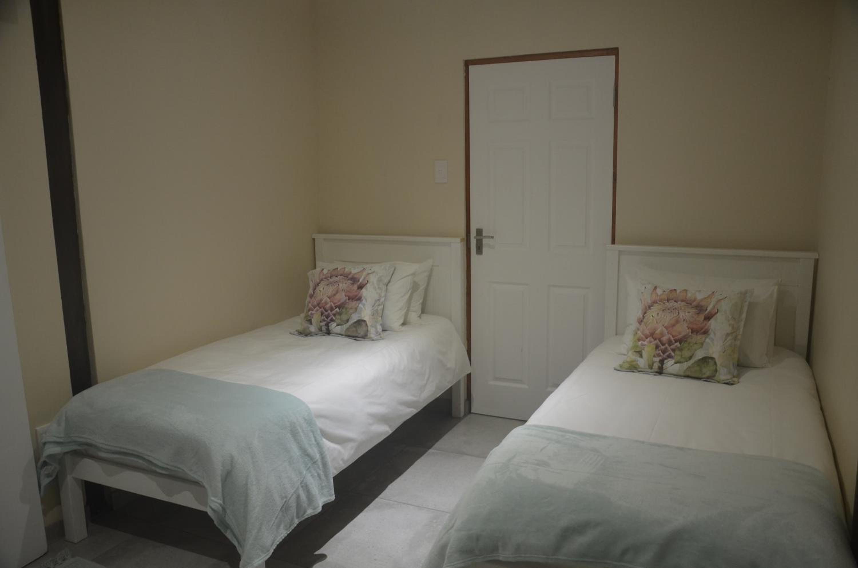 Three-Bedroom Apartment - Photo 3