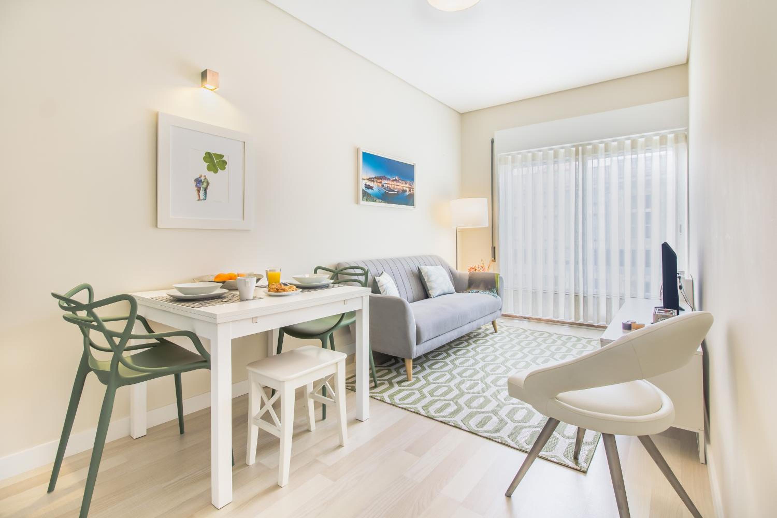 One-Bedroom Apartment with Balcony