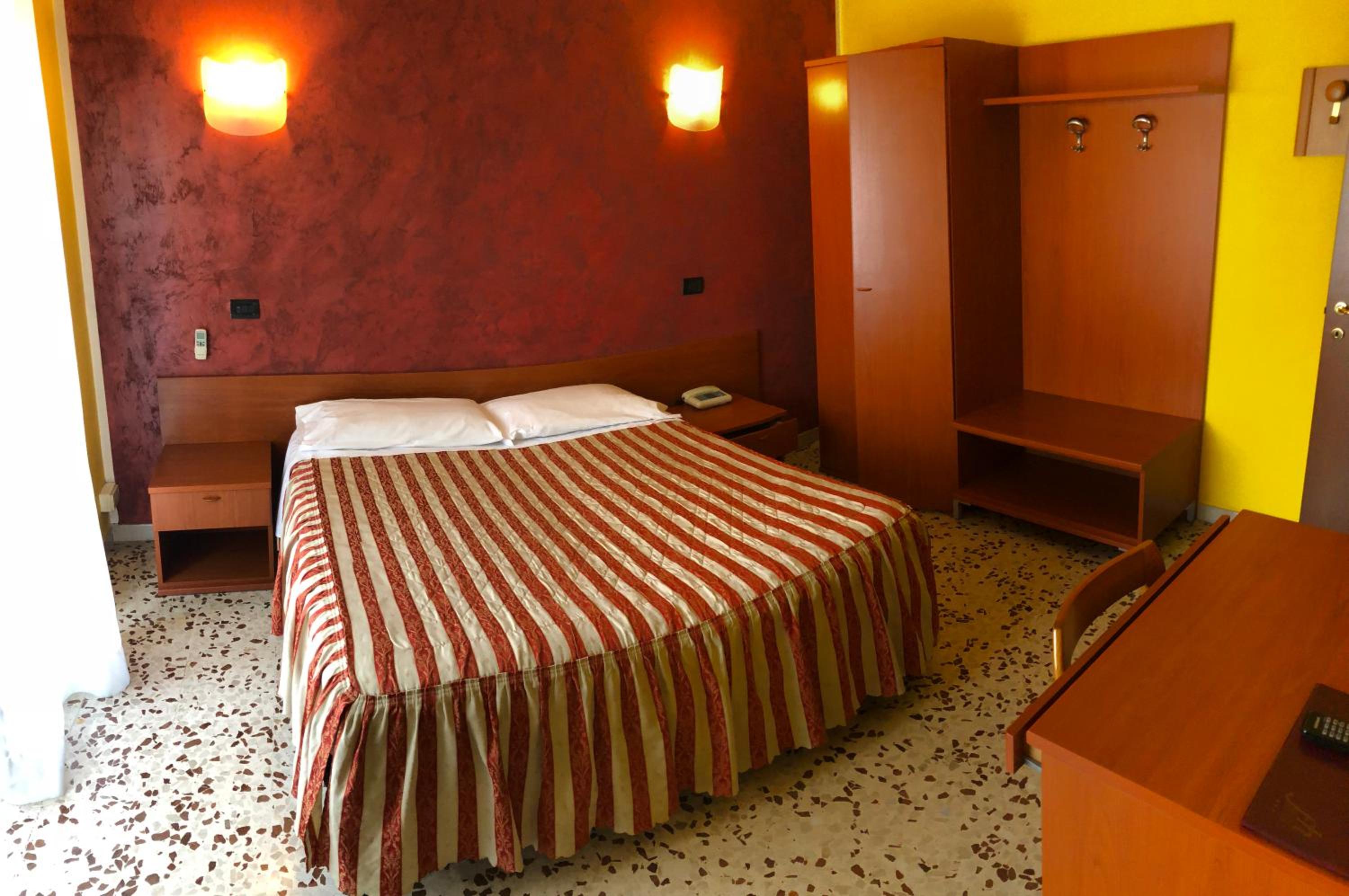 Double or Twin Room photo 1