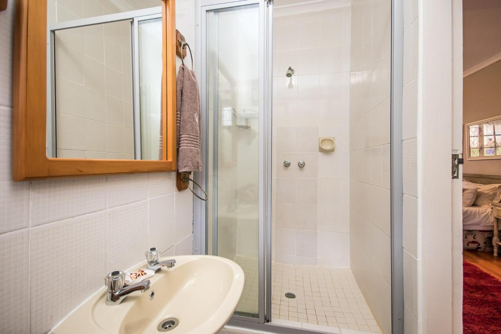 Deluxe Double or Twin Room with Pool View photo 3