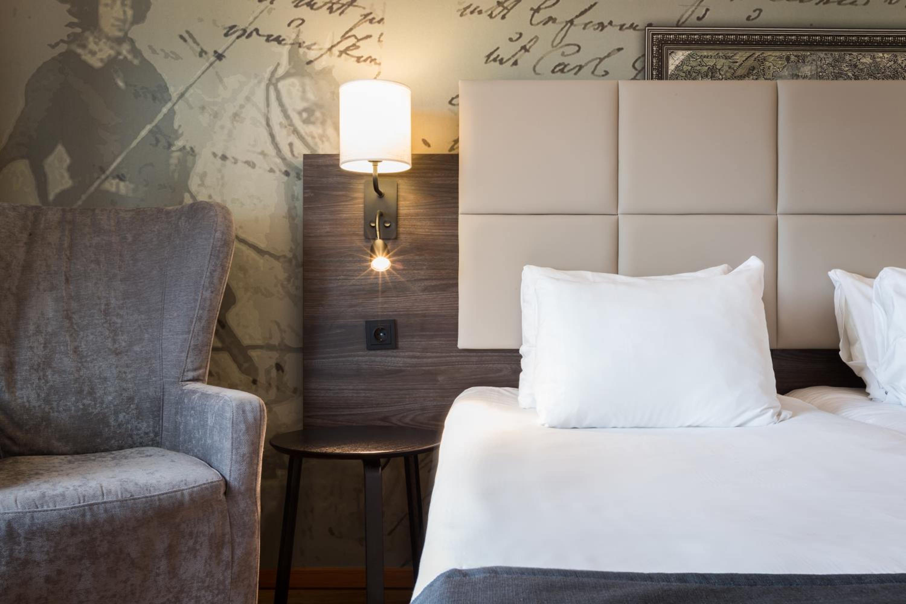 Compact Double Room photo 1