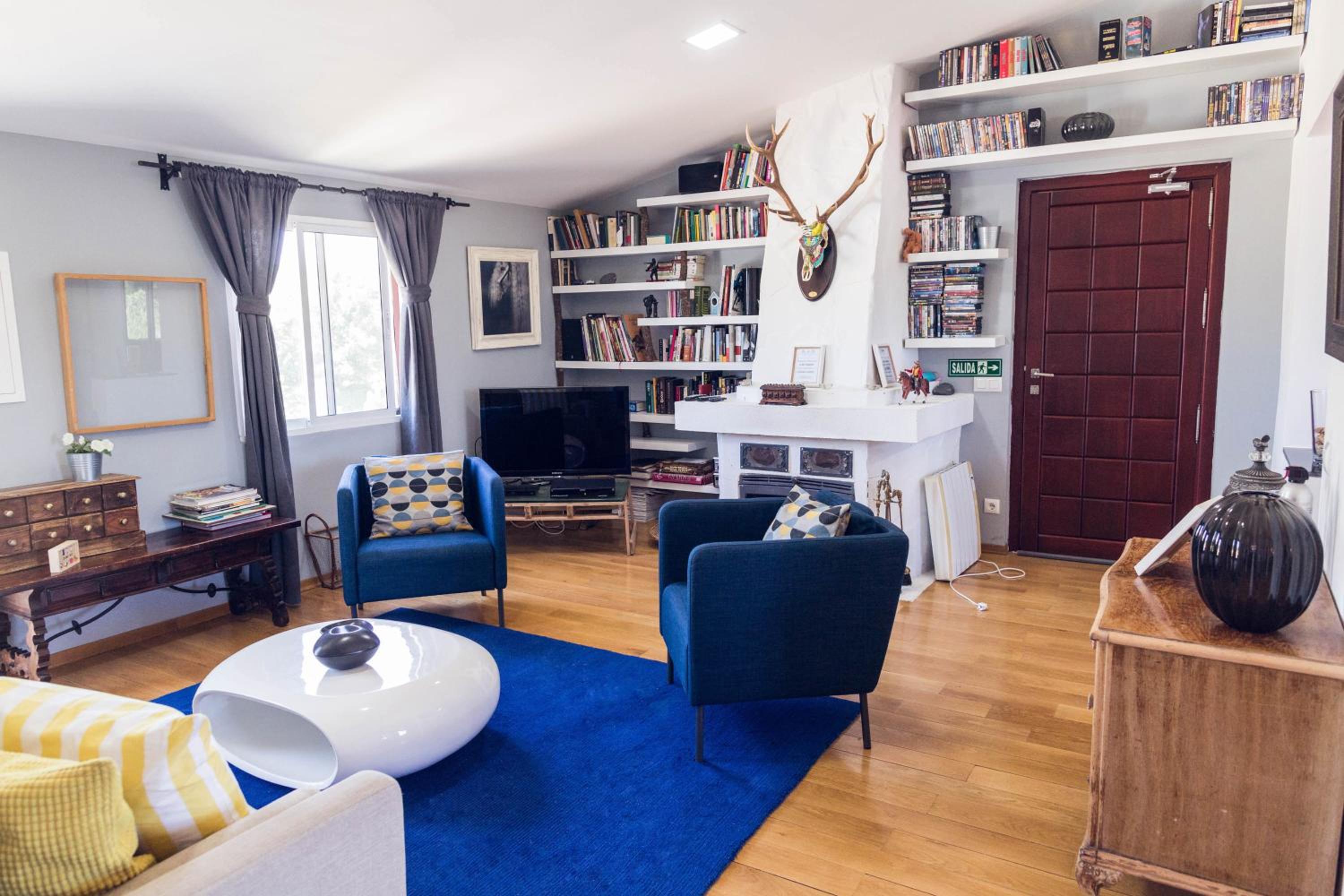 Chic&Vintage Loft with Views, Private Pools and Parking - Photo 4