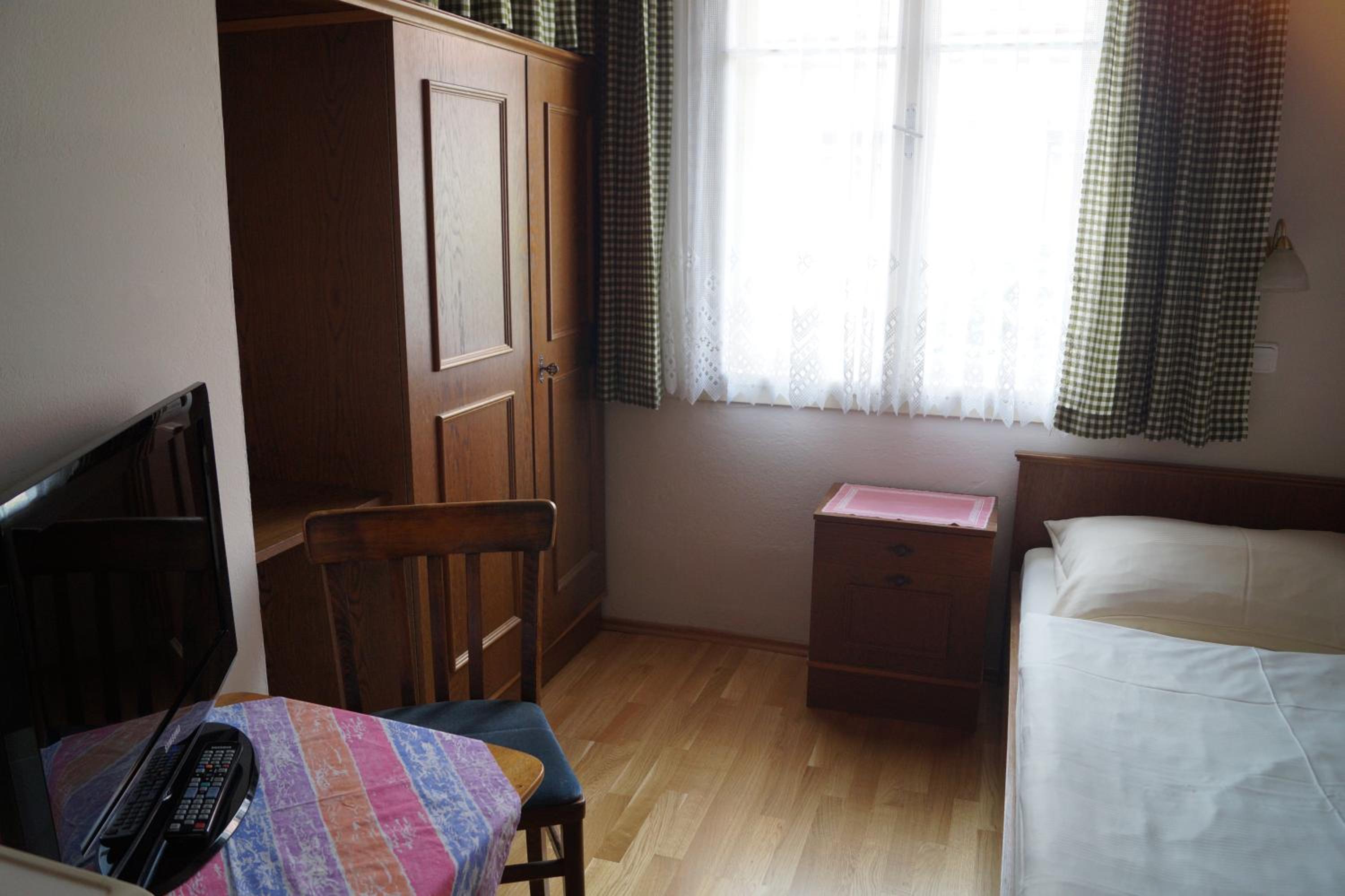 Budget Single Room photo 2