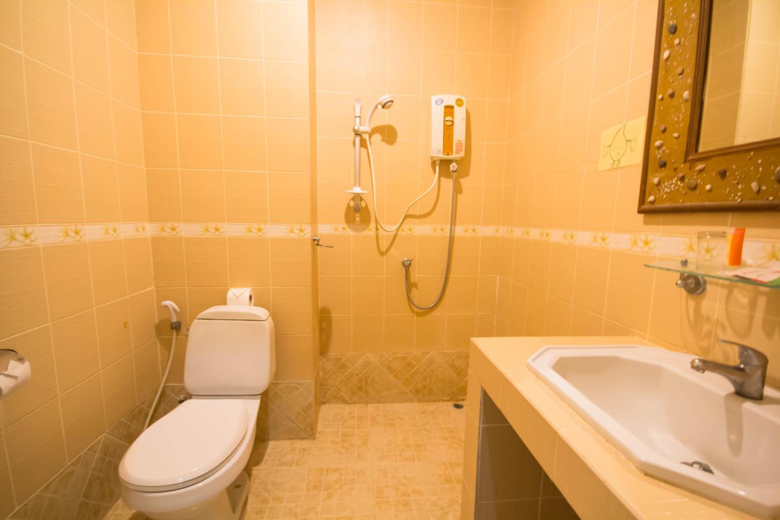Standard Deluxe Twin Room - Photo 2