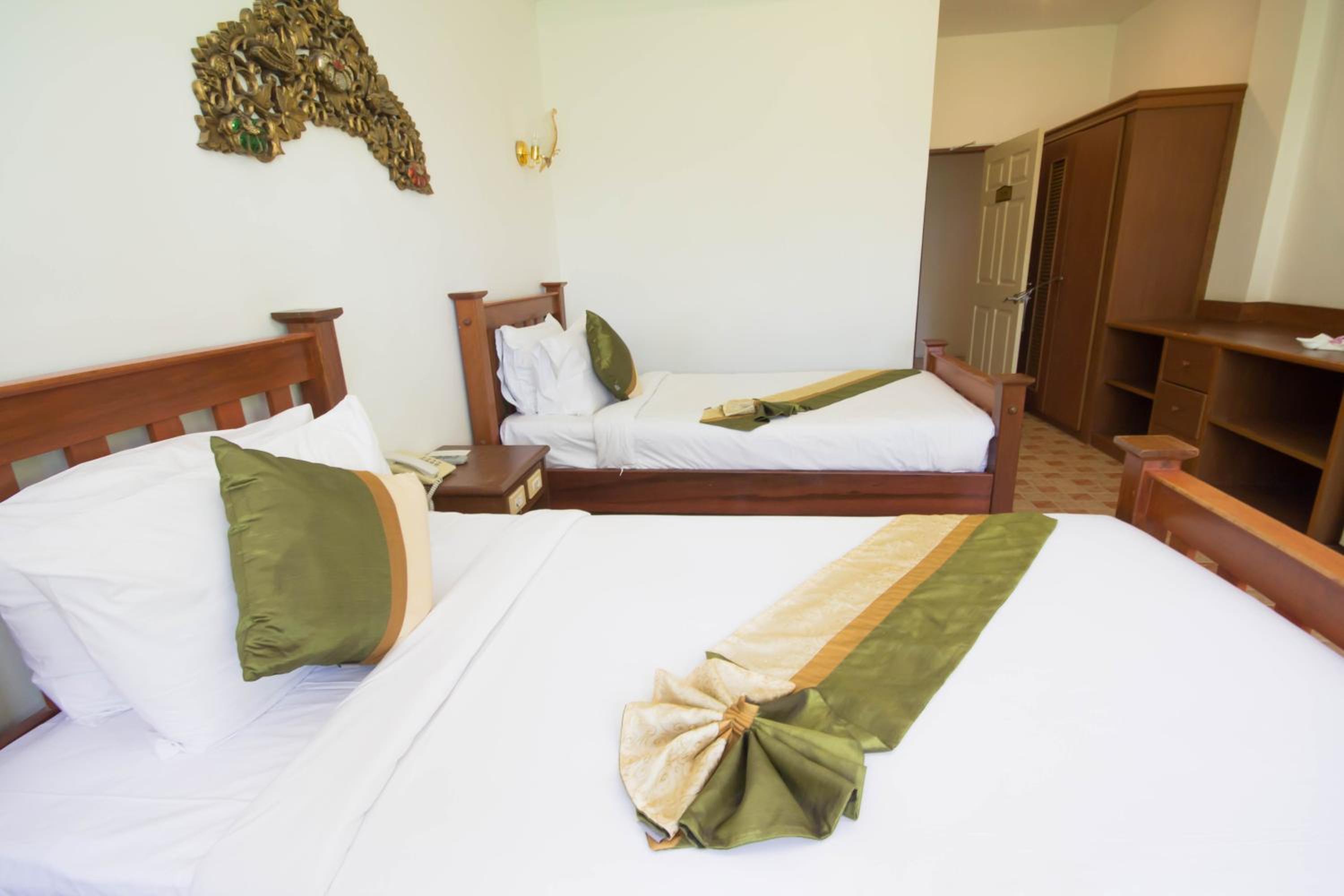 Standard Deluxe Twin Room - Photo 5