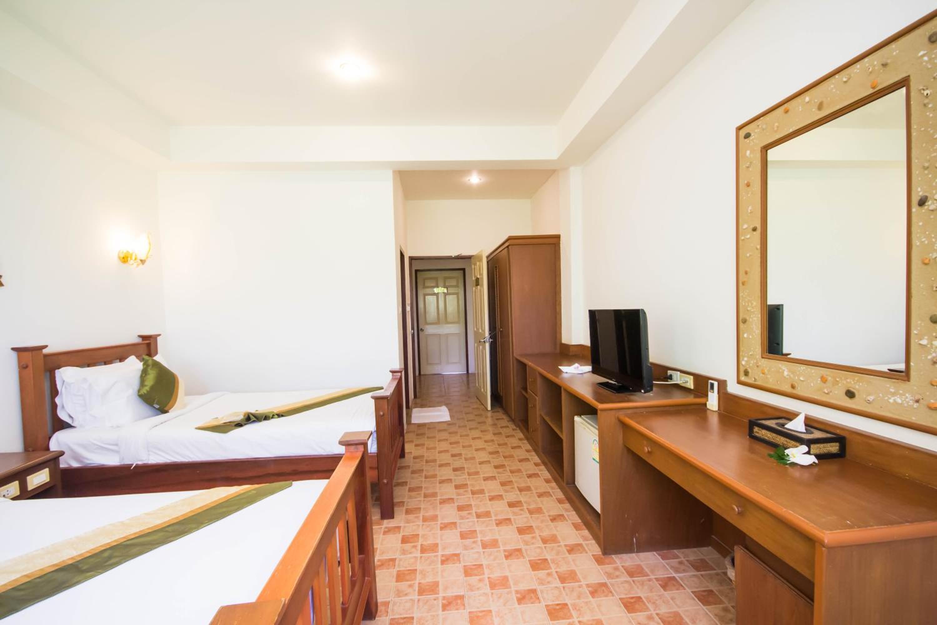 Standard Deluxe Twin Room - Photo 3