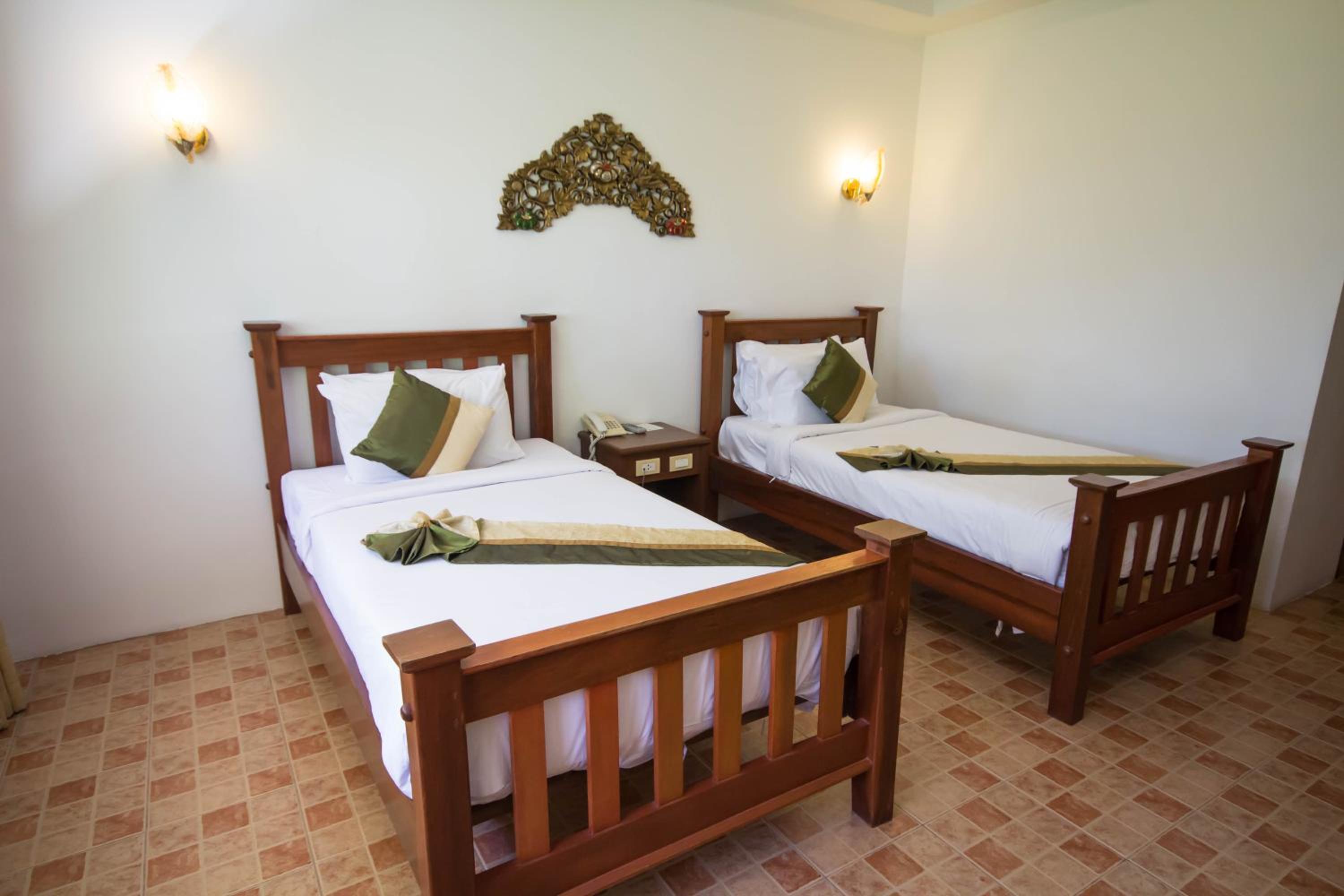 Standard Deluxe Twin Room - Photo 7