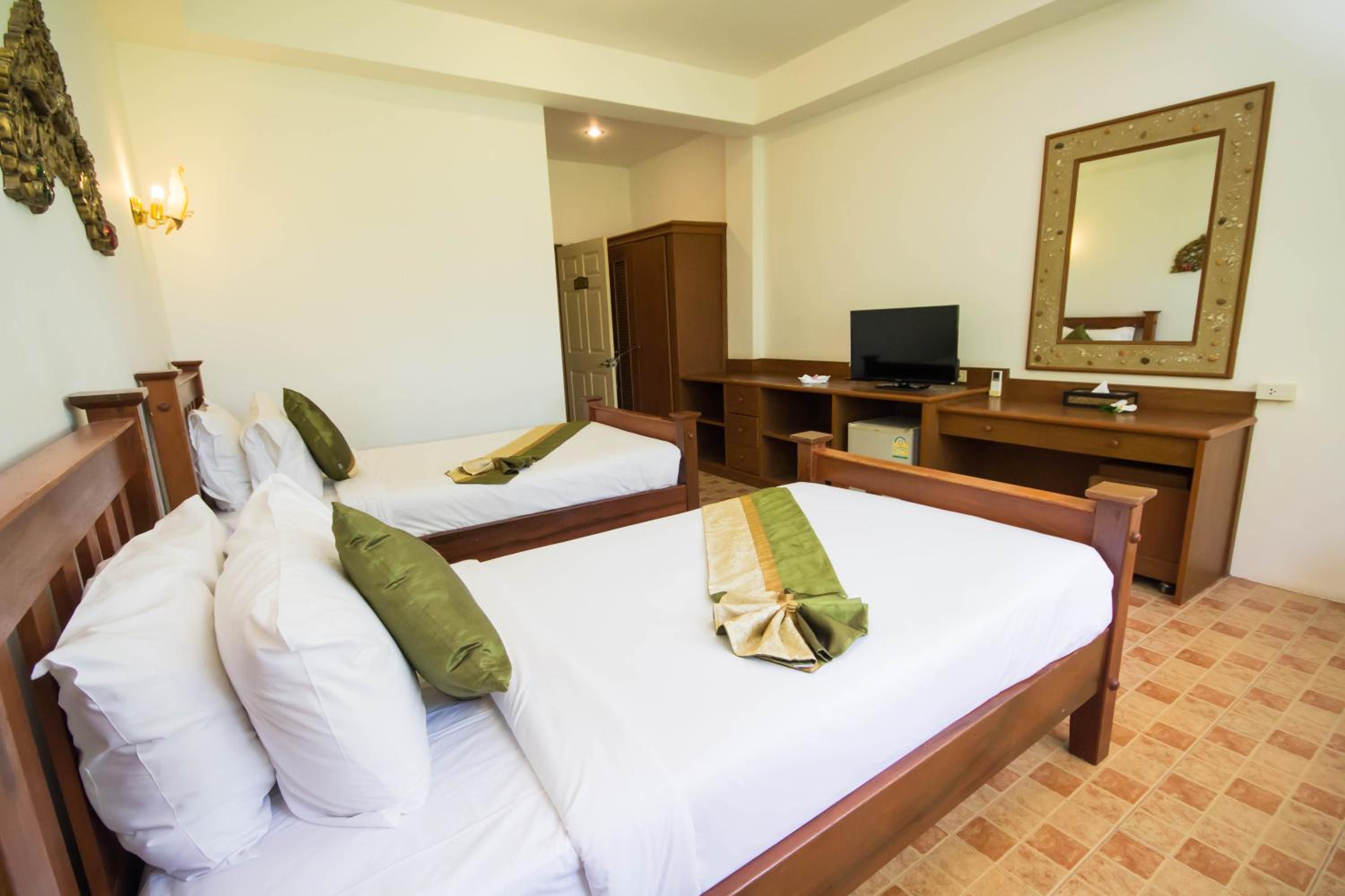 Standard Deluxe Twin Room - Photo 6