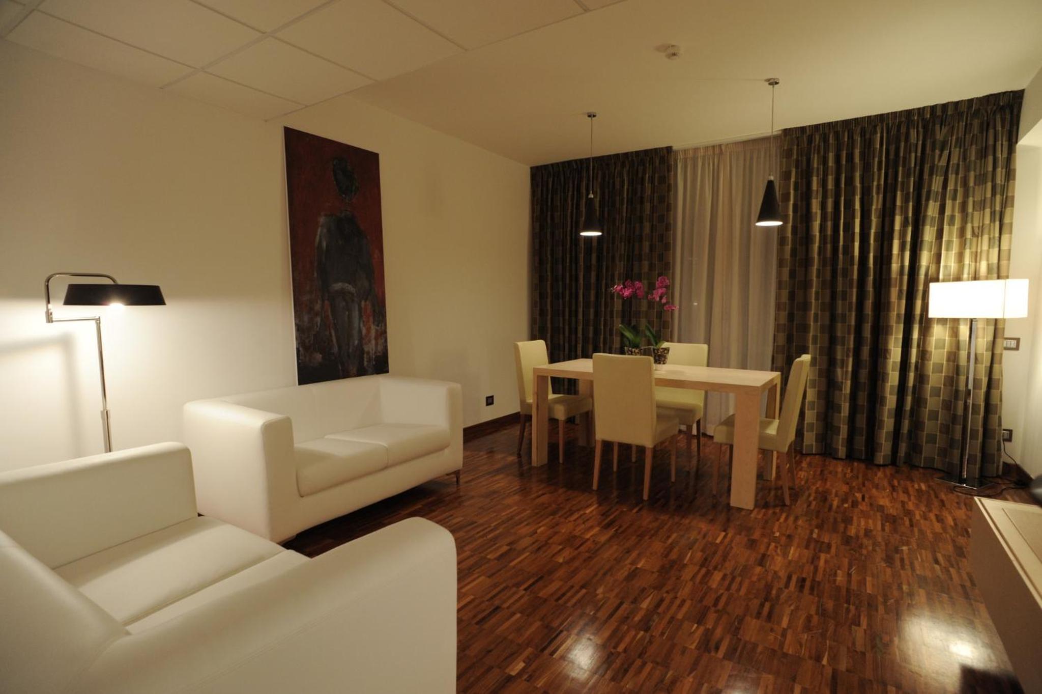 Superior Suite - Photo 5